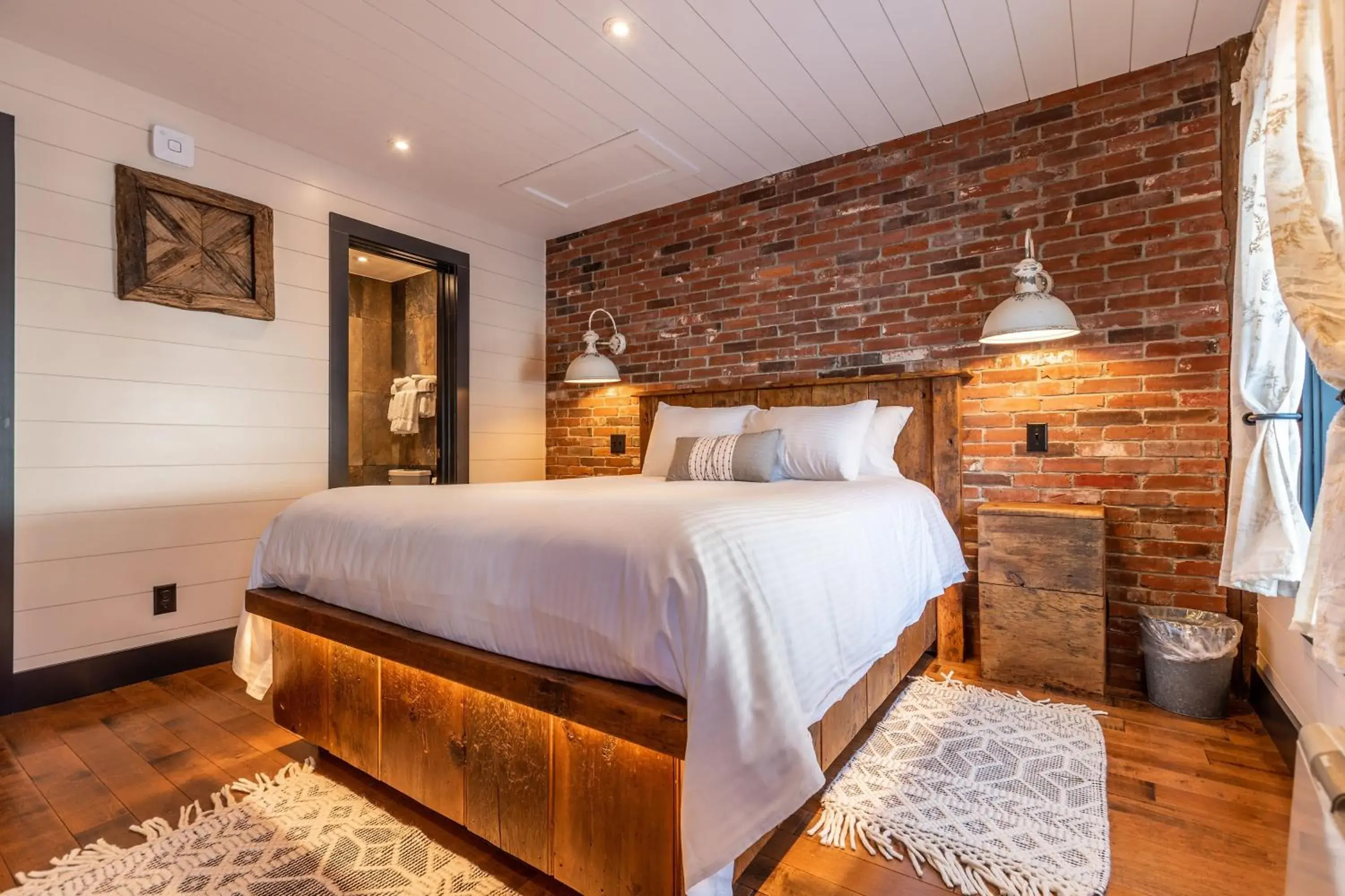 Deluxe Queen Room in The Barnstead Inn Deluxe Queen Room in The Barnstead Inn