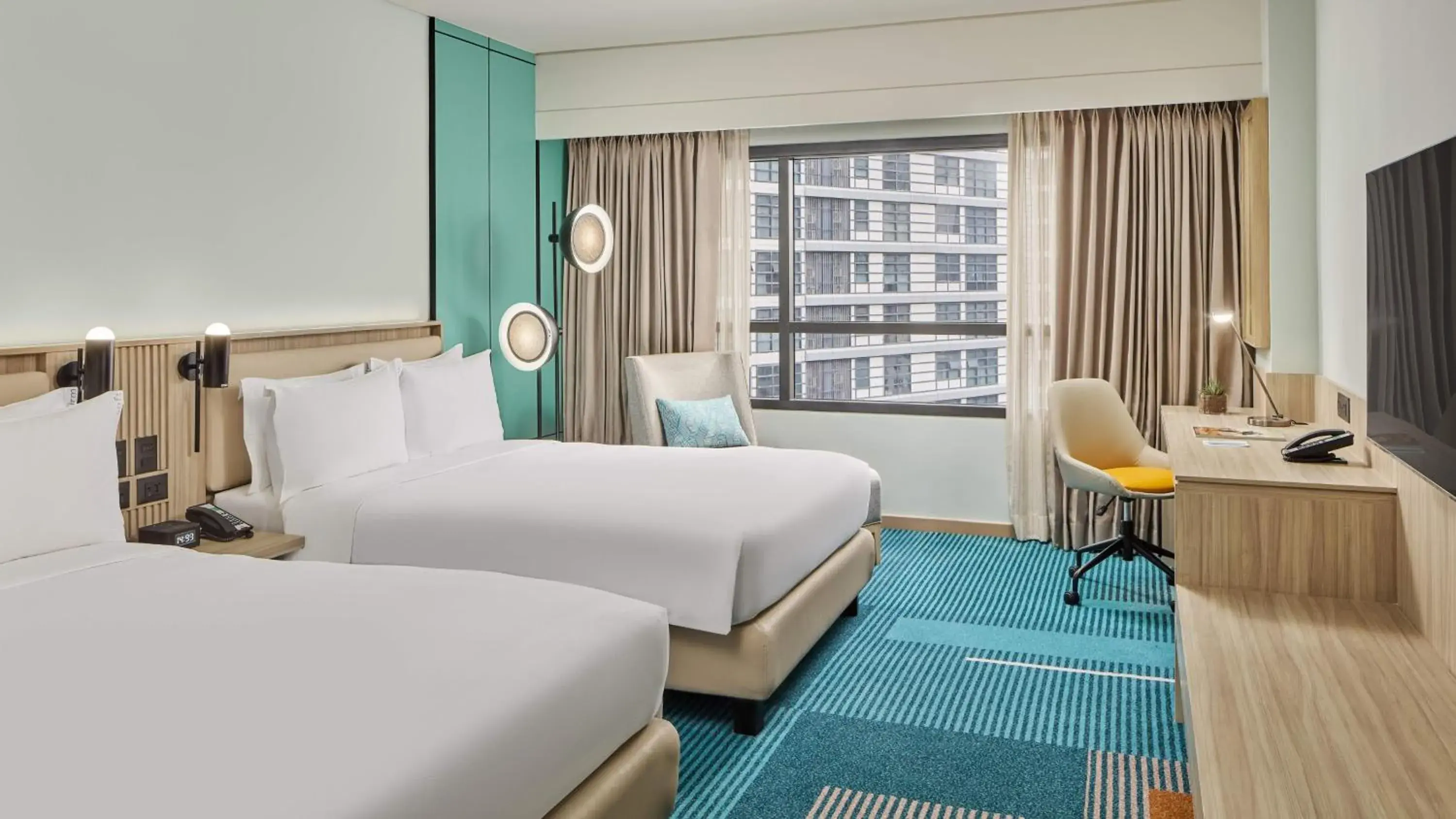 Standard Double Room with Two Double Beds - High Floor in Holiday Inn & Suites Makati by IHG Standard Double Room with Two Double Beds - High Floor in Holiday Inn & Suites Makati by IHG