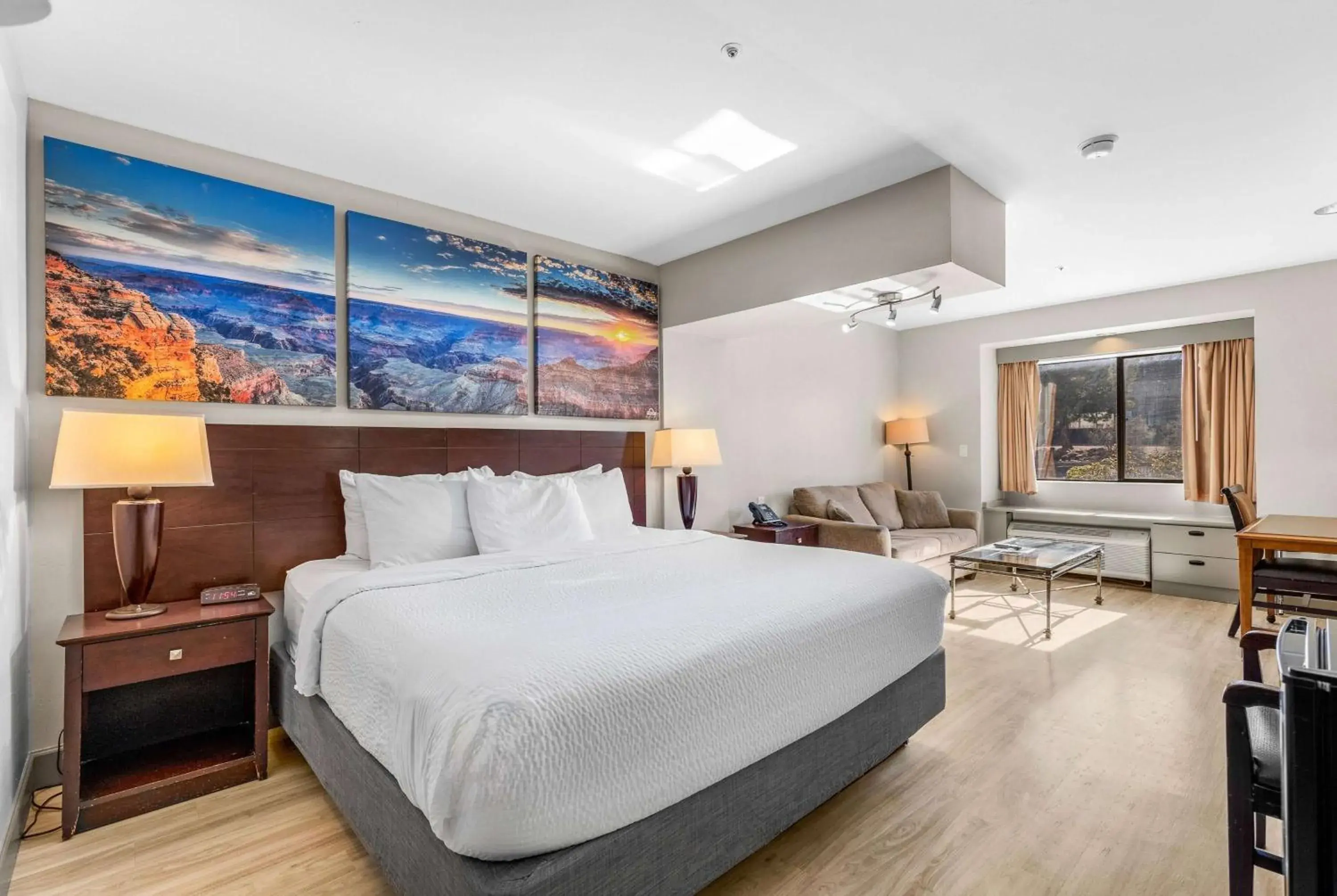 King Studio Suite - Non-Smoking in Days Inn by Wyndham Camp Verde Arizona King Studio Suite - Non-Smoking in Days Inn by Wyndham Camp Verde Arizona