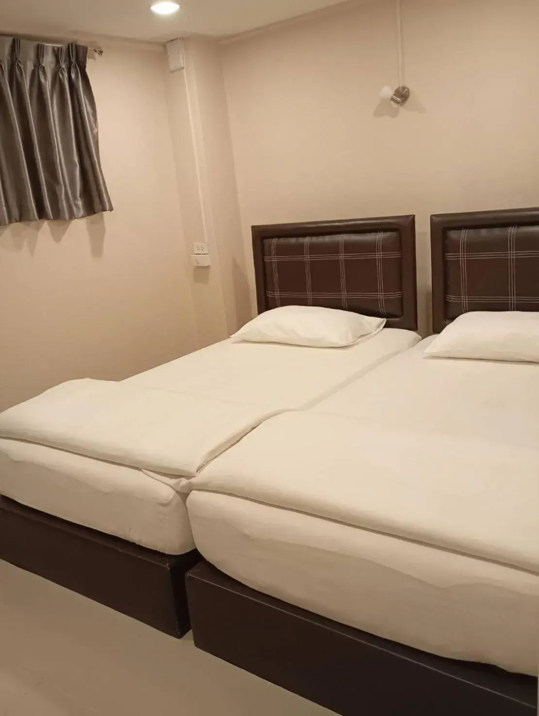 Twin Room - Ground floor in ninaguesthouse Twin Room - Ground floor in ninaguesthouse