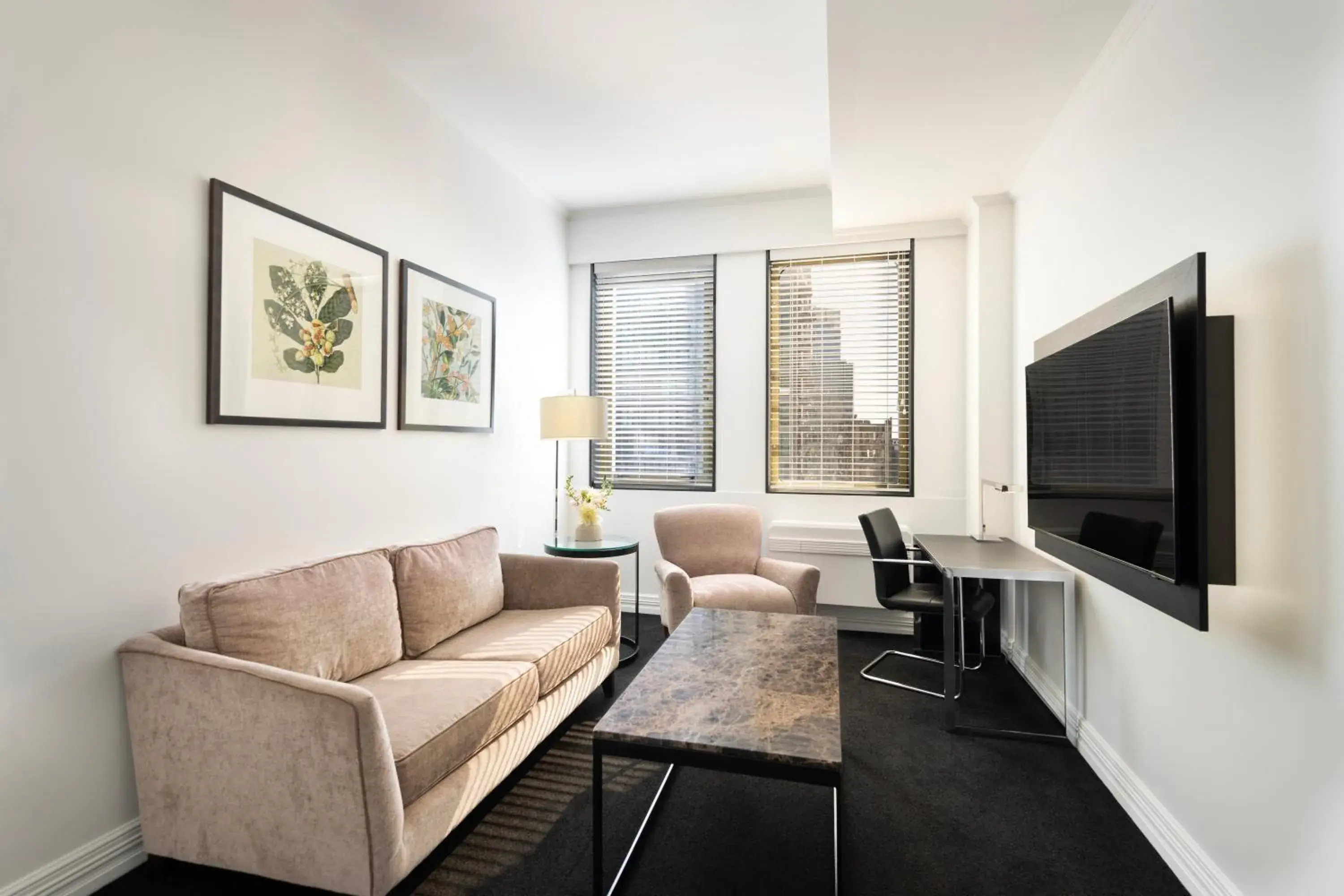 1 Bedroom Deluxe Queen Suite in President Hotel Auckland 1 Bedroom Deluxe Queen Suite in President Hotel Auckland