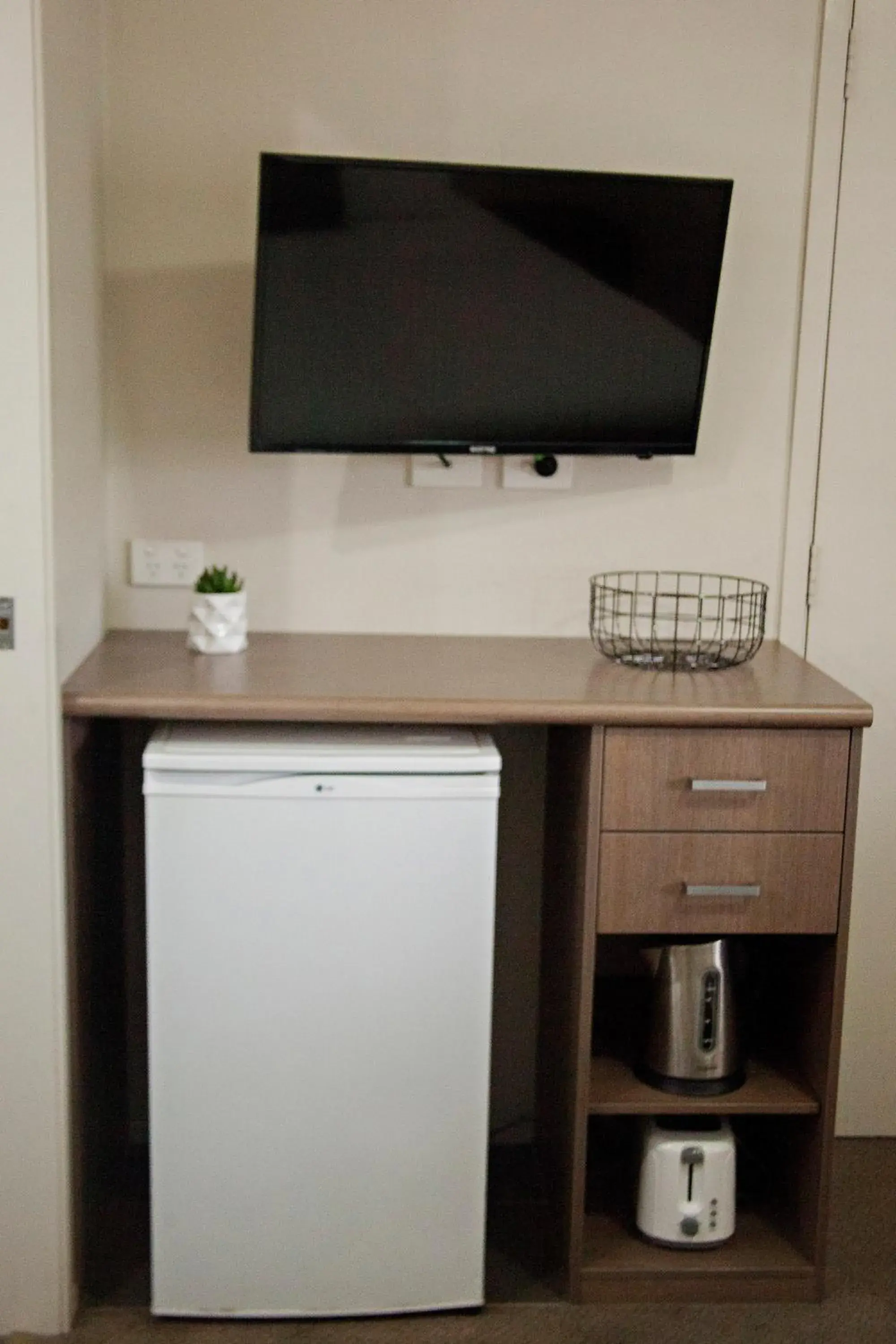 Modern King Studio in Nepean Shores by Gateway Lifestyle Holiday Parks Modern King Studio in Nepean Shores by Gateway Lifestyle Holiday Parks