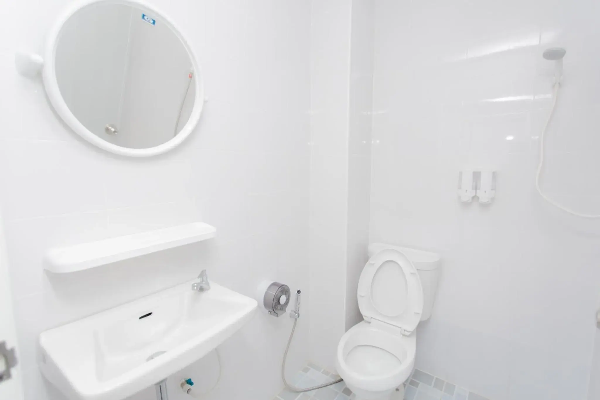 Double or Twin Room with Private Bathroom in NK Guesthouse 2 Double or Twin Room with Private Bathroom in NK Guesthouse 2