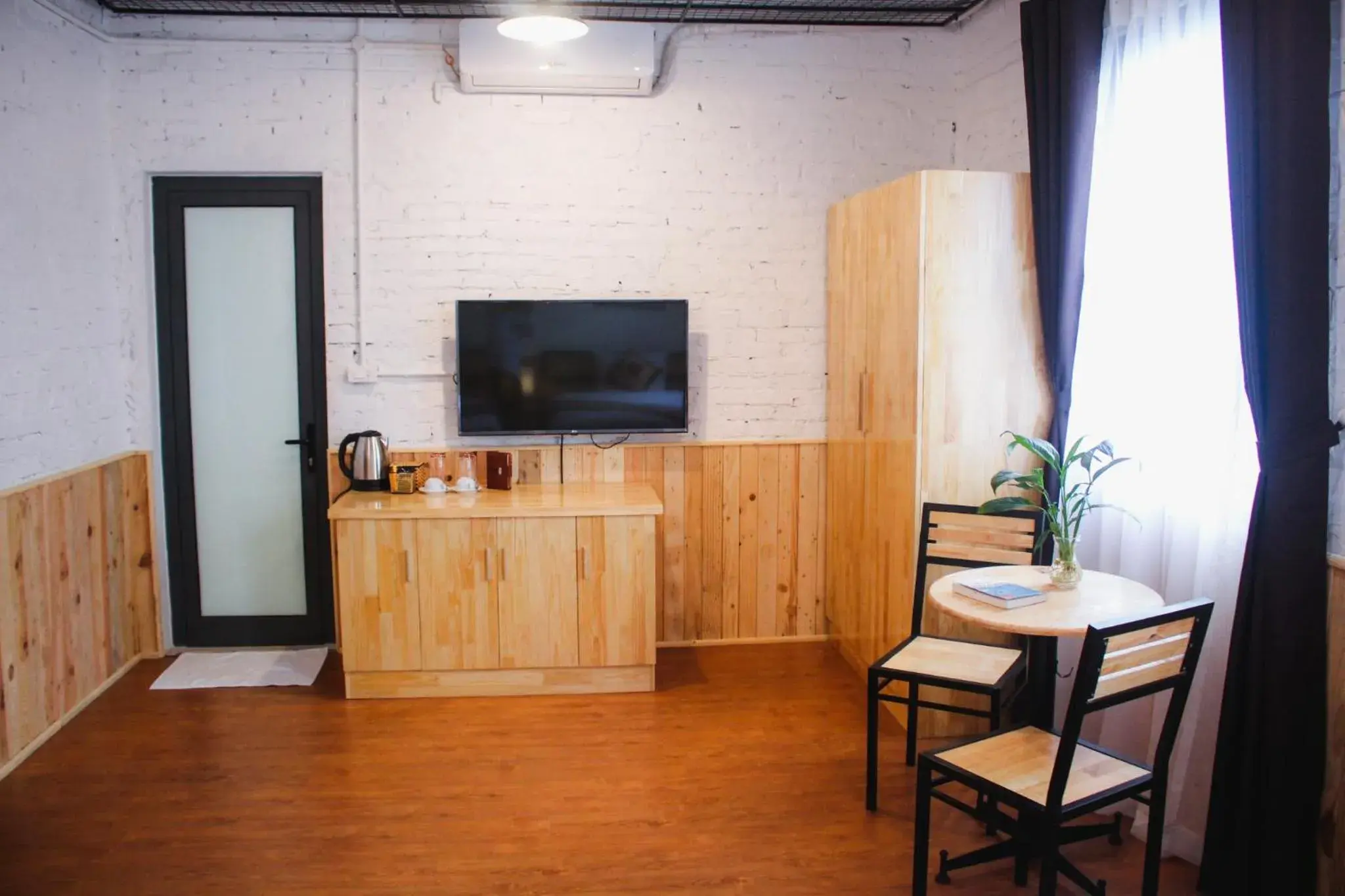 Double Room with Private Bathroom in AROMA Ha Long Hotel Double Room with Private Bathroom in AROMA Ha Long Hotel