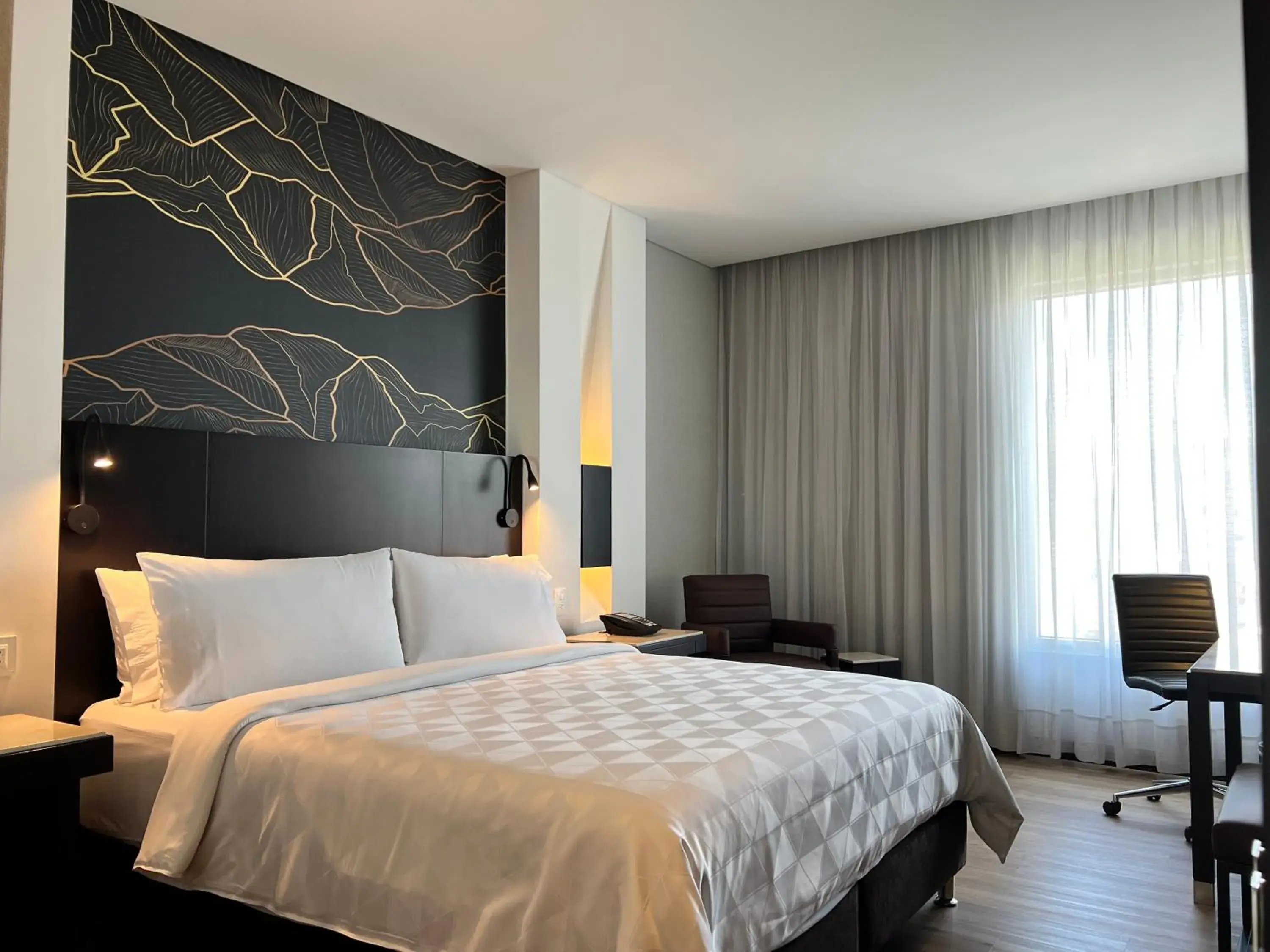 Standard King Room - Accessible in Holiday Inn Bogota Airport by IHG Standard King Room - Accessible in Holiday Inn Bogota Airport by IHG