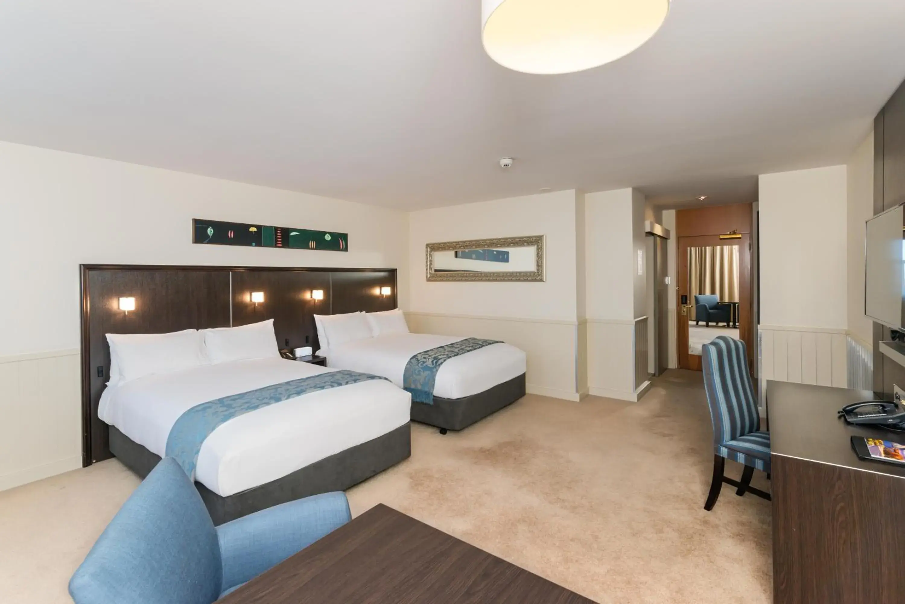 Superior Twin Room with Two Double Beds in Scenic Hotel Southern Cross Superior Twin Room with Two Double Beds in Scenic Hotel Southern Cross