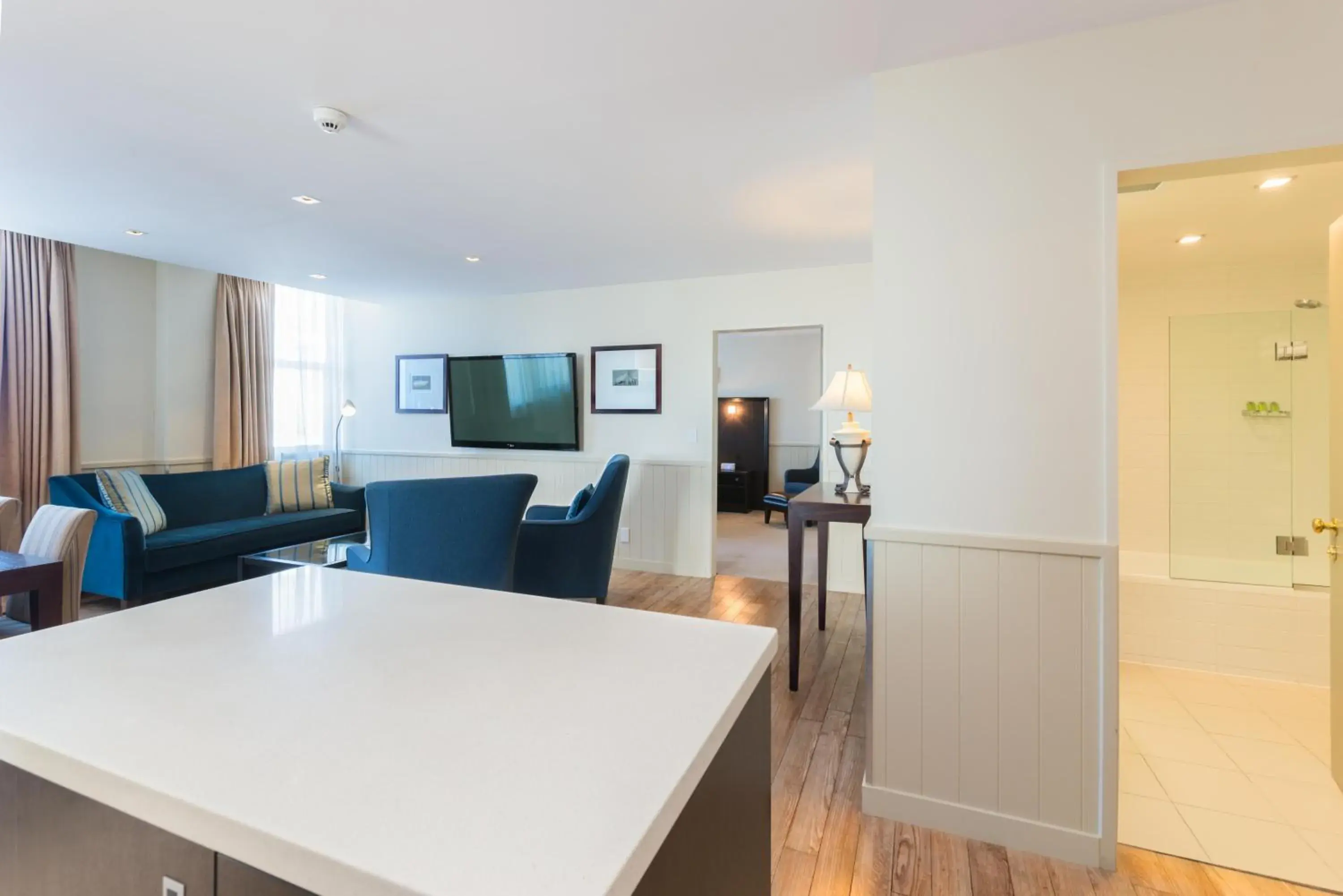 Executive Suite with Two King Beds in Scenic Hotel Southern Cross Executive Suite with Two King Beds in Scenic Hotel Southern Cross