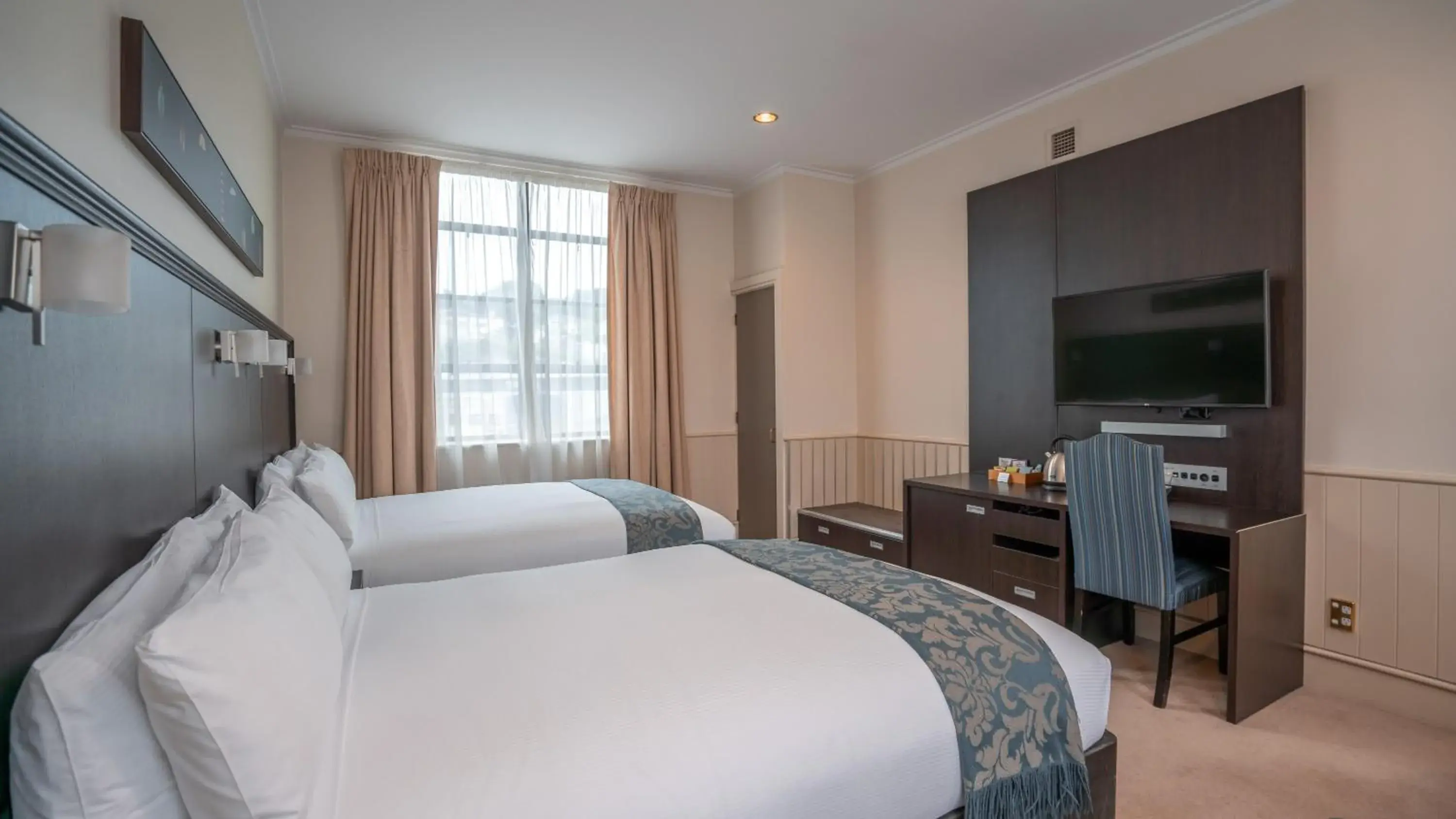 Standard Twin Room in Scenic Hotel Southern Cross Standard Twin Room in Scenic Hotel Southern Cross