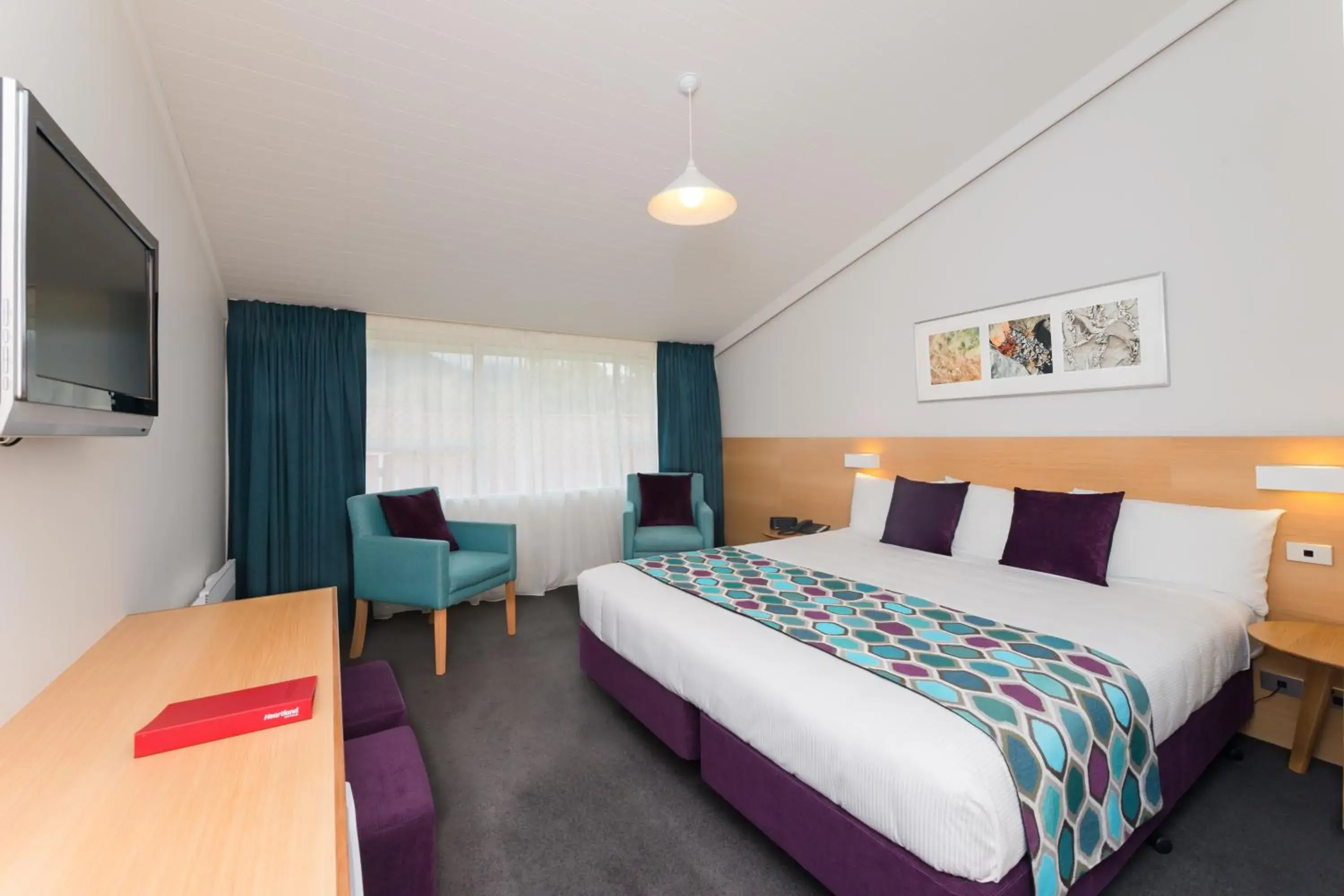 Standard King Room in Heartland Hotel Fox Glacier Standard King Room in Heartland Hotel Fox Glacier