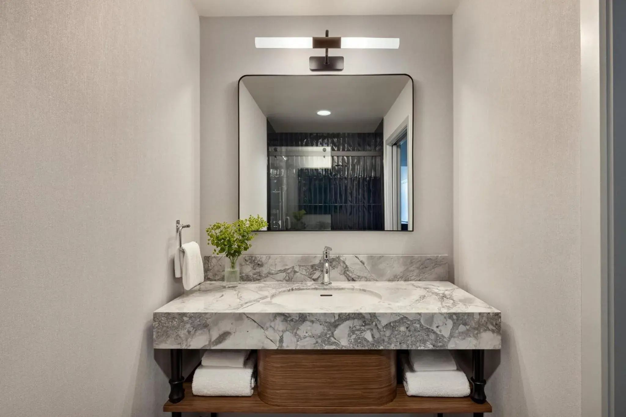 Premium King Room - High Floor in Kimpton Hotel Monaco Seattle by IHG Premium King Room - High Floor in Kimpton Hotel Monaco Seattle by IHG