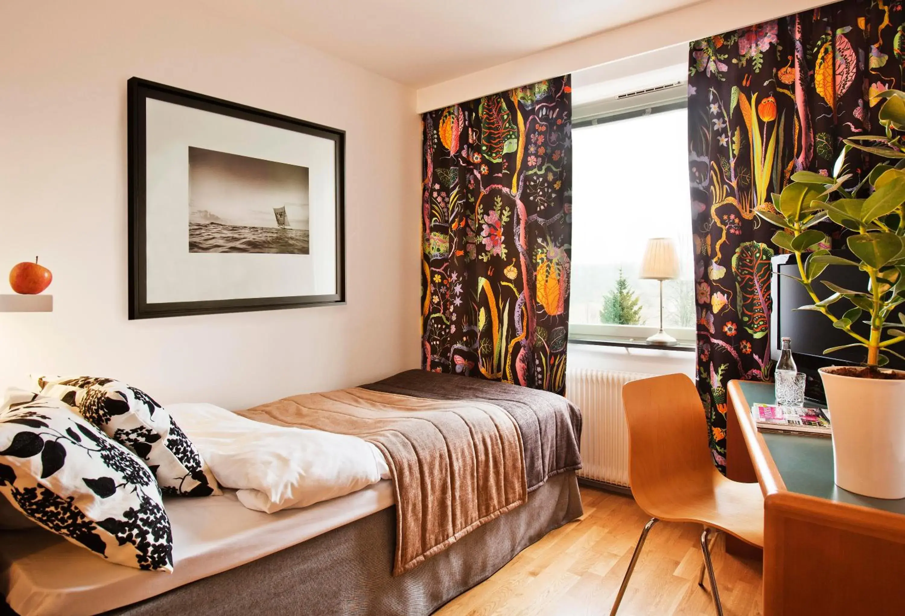 Economy Single Room - single occupancy - Annex in Rosersbergs Slottshotell Economy Single Room - single occupancy - Annex in Rosersbergs Slottshotell