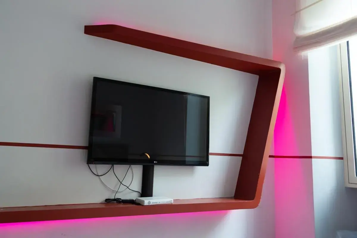 Classic Double Room with City View in Luxury on the River Classic Double Room with City View in Luxury on the River