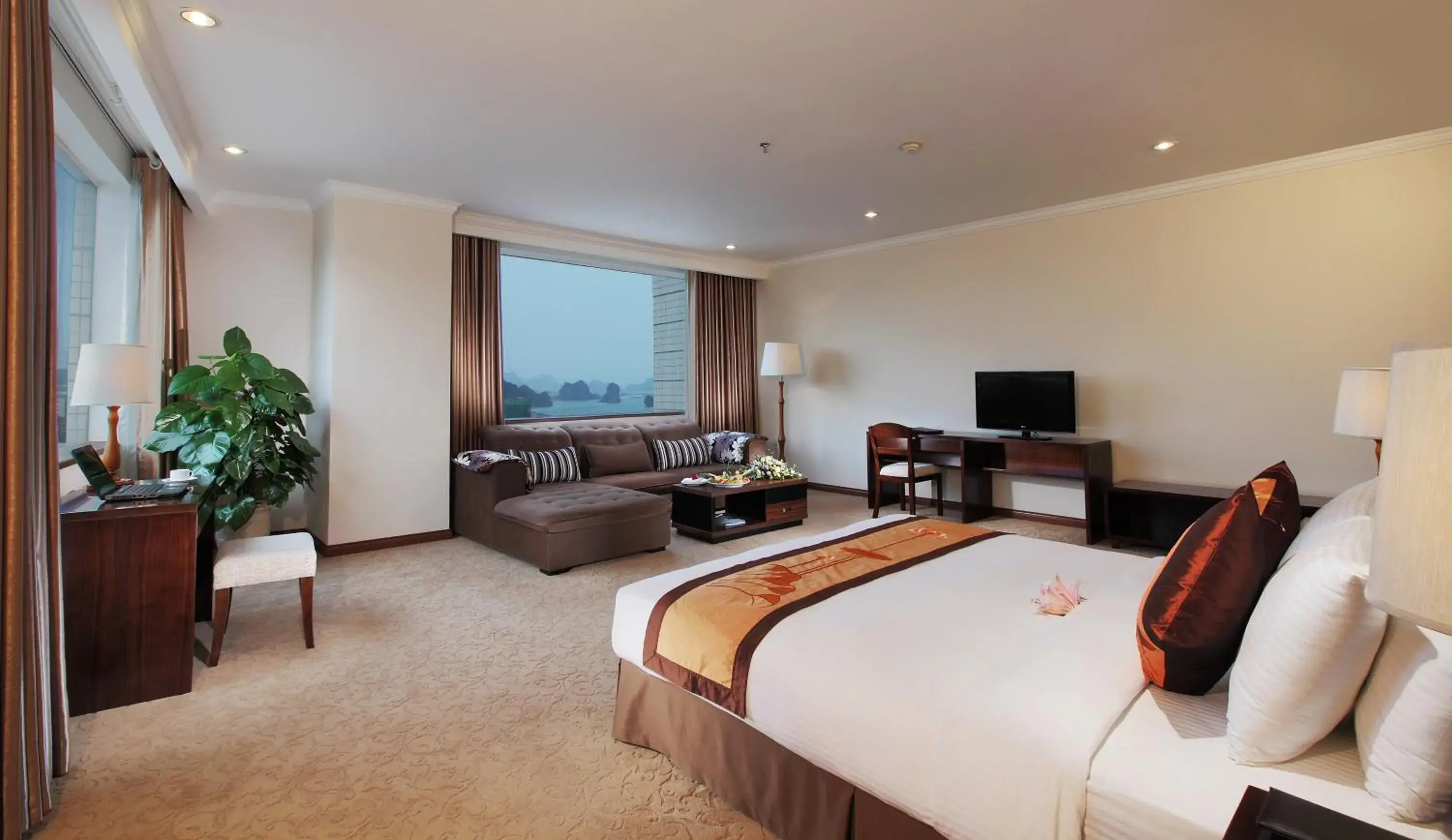 Luxury Double Room in Ha Long DC Hotel Luxury Double Room in Ha Long DC Hotel
