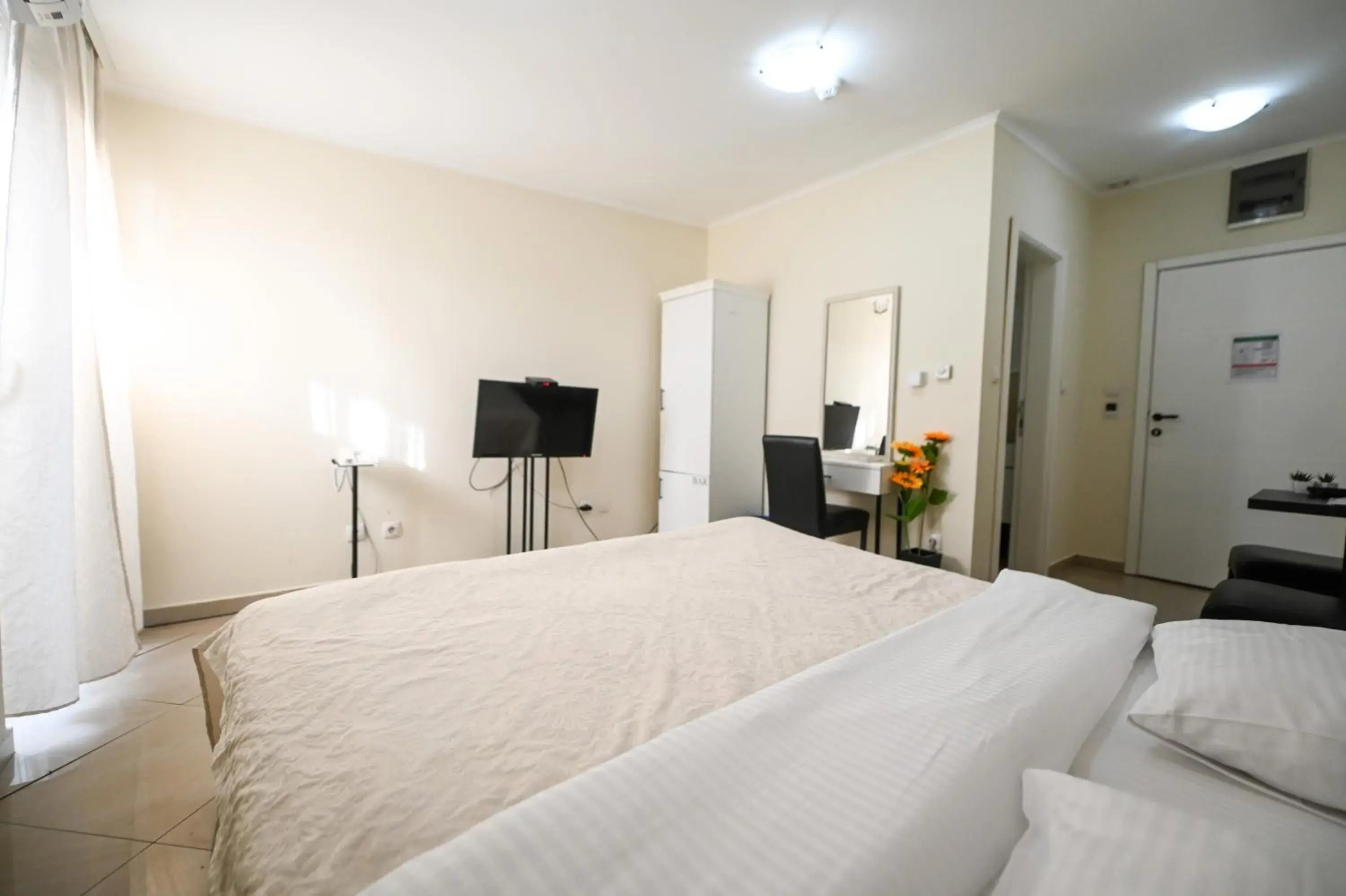 Single Room in Garni Hotel Dash Single Room in Garni Hotel Dash