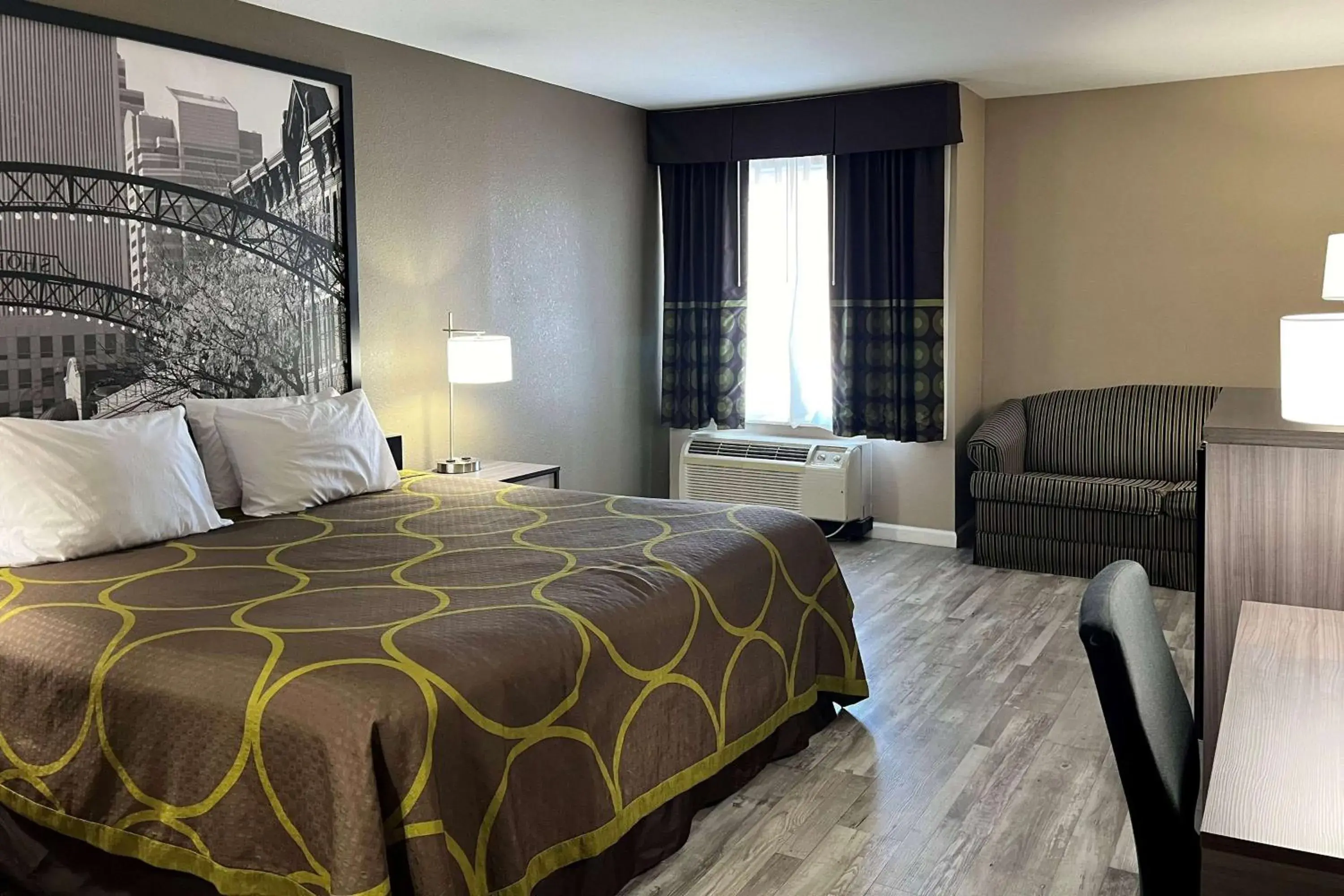 King Room - Non-Smoking in Super 8 by Wyndham Harrison OH King Room - Non-Smoking in Super 8 by Wyndham Harrison OH