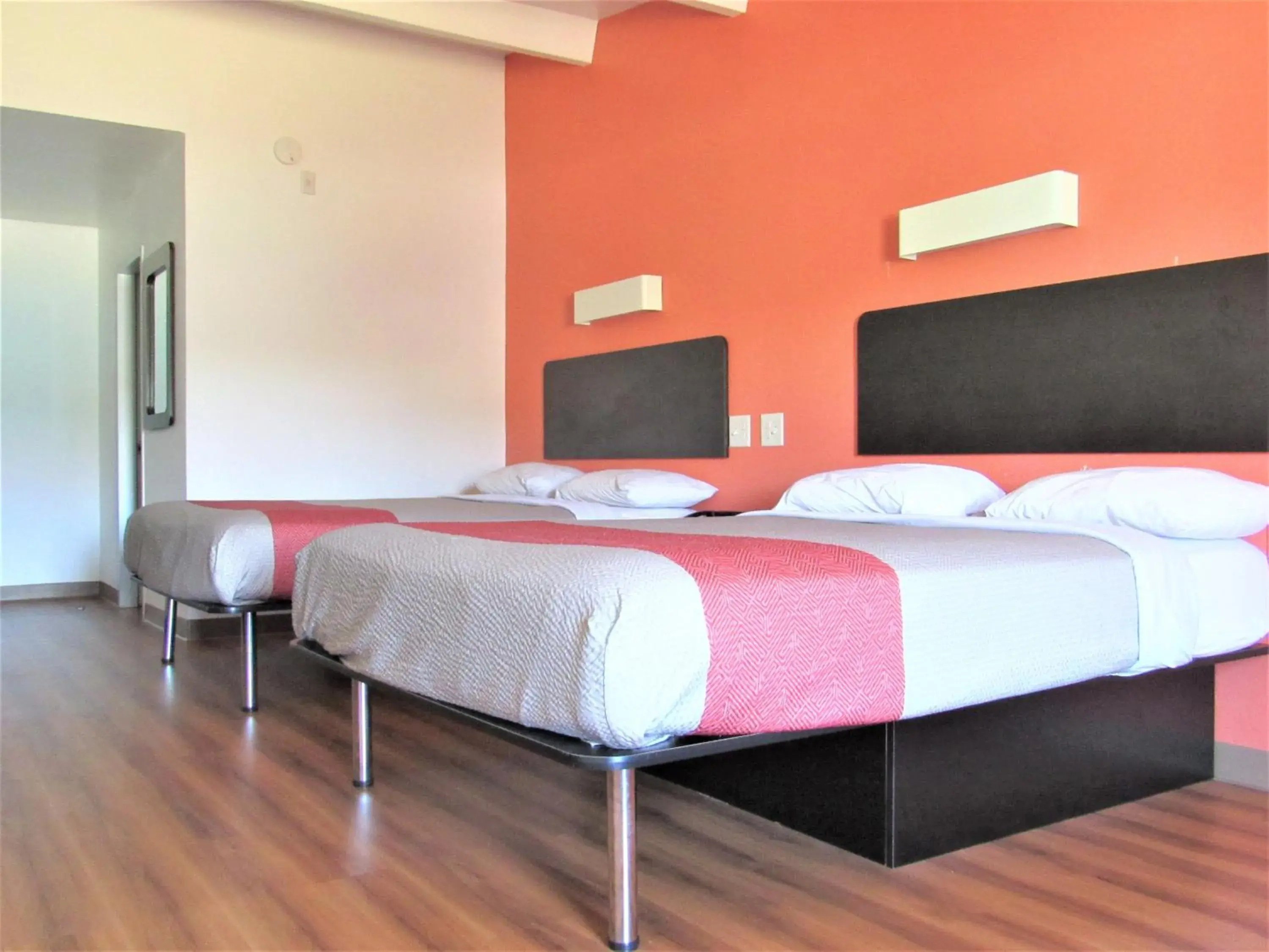 Queen Room with Two Queen Beds - Non-Smoking in Motel 6-White, GA - Cartersville Queen Room with Two Queen Beds - Non-Smoking in Motel 6-White, GA - Cartersville