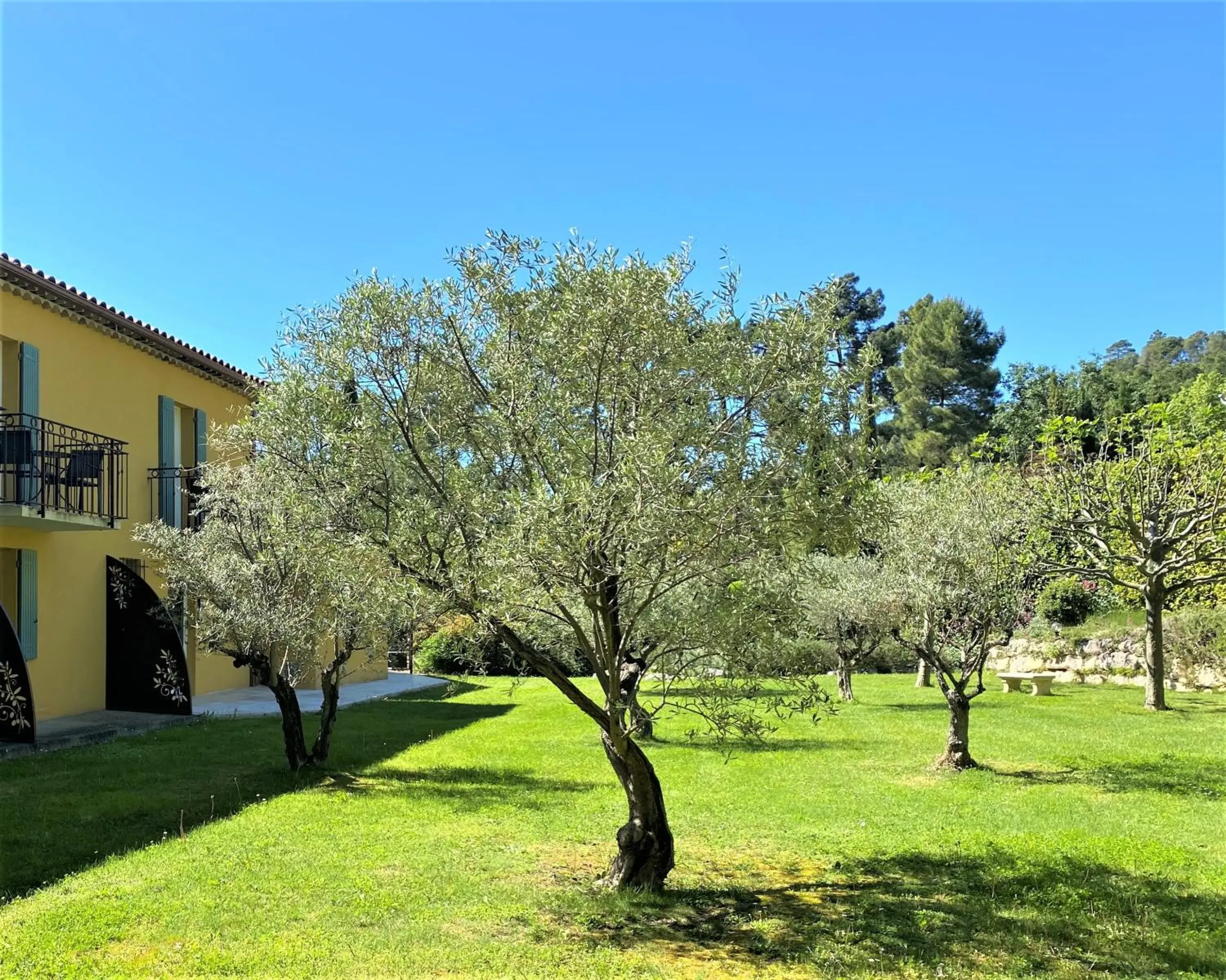 Classic Double Room with Garden View in Les Sables d'Ocre & SPA Classic Double Room with Garden View in Les Sables d'Ocre & SPA