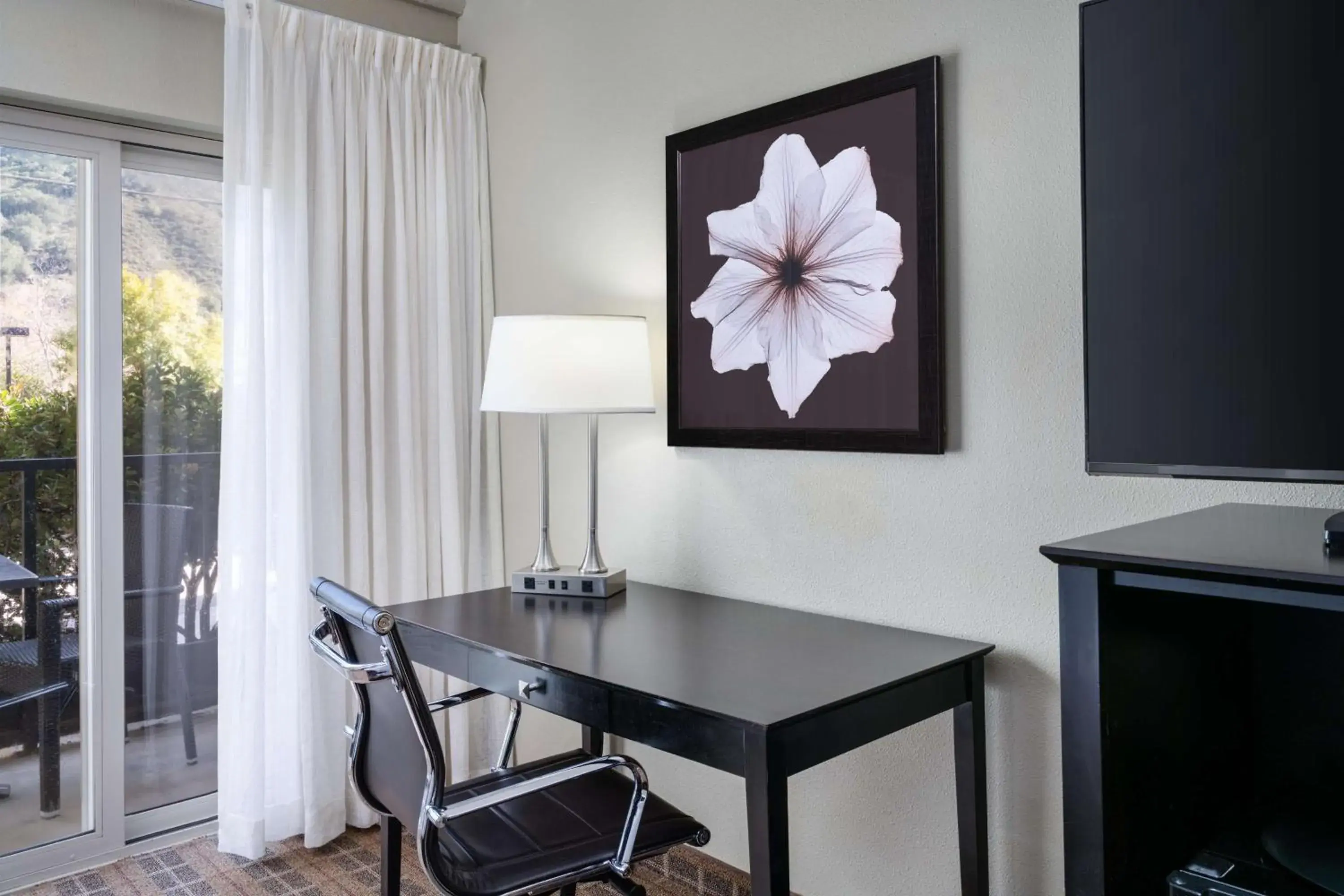 Deluxe Queen Room with Two Queen Beds in La Cuesta Inn, BW Signature Collection Deluxe Queen Room with Two Queen Beds in La Cuesta Inn, BW Signature Collection