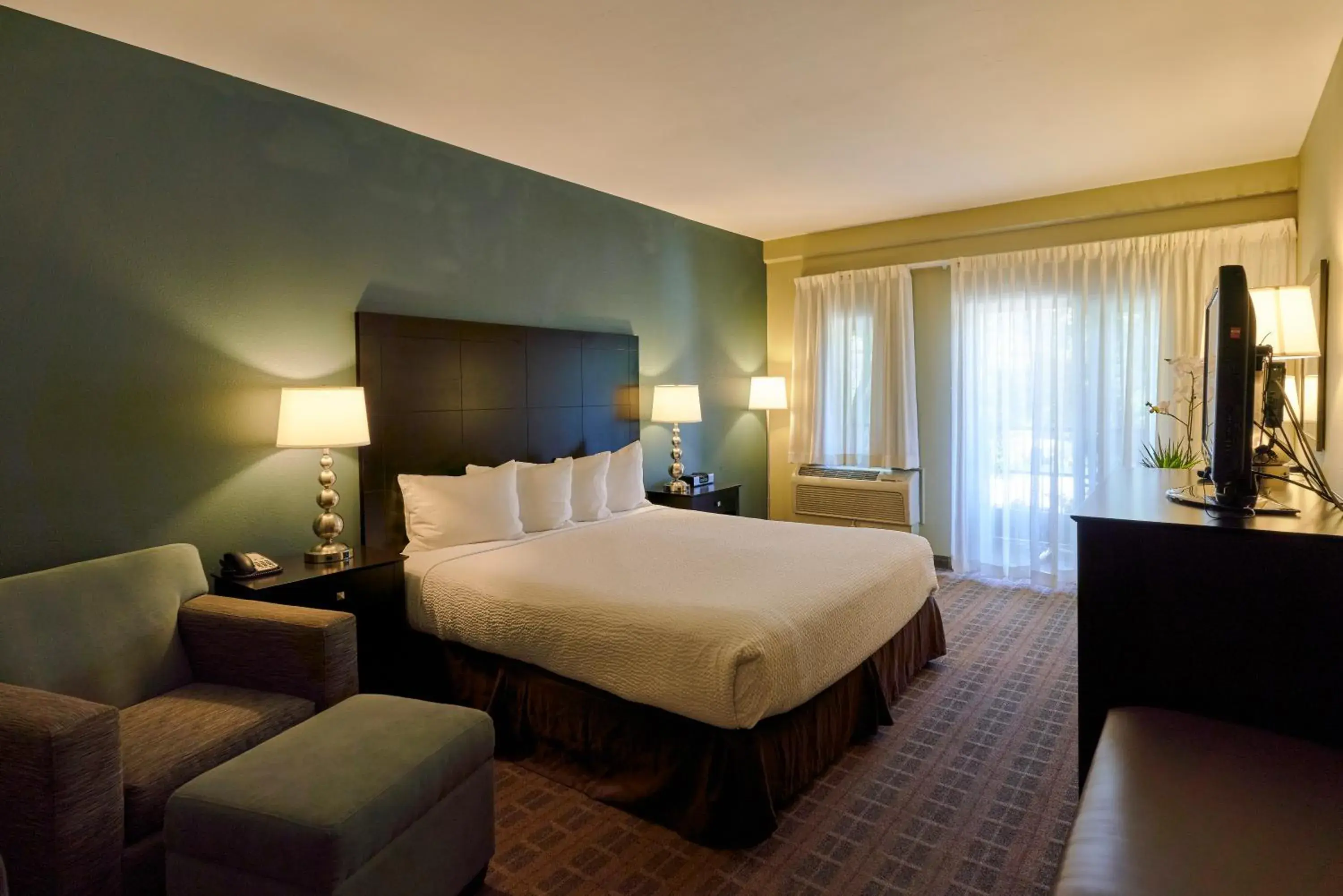 King Room - Disability Access in La Cuesta Inn, BW Signature Collection King Room - Disability Access in La Cuesta Inn, BW Signature Collection