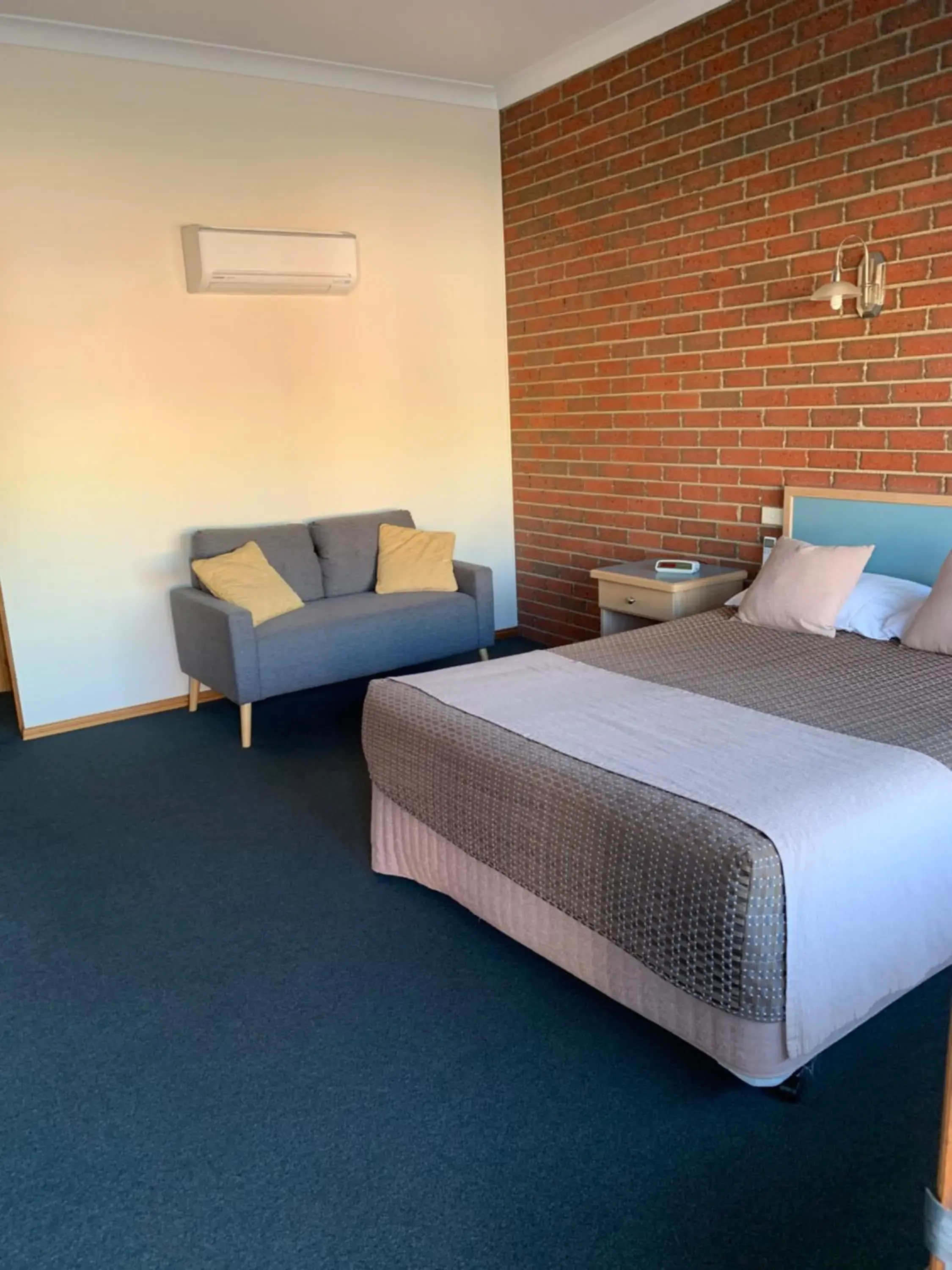 Standard Double Room - single occupancy in Bairnsdale Tanjil Motor Inn Standard Double Room - single occupancy in Bairnsdale Tanjil Motor Inn