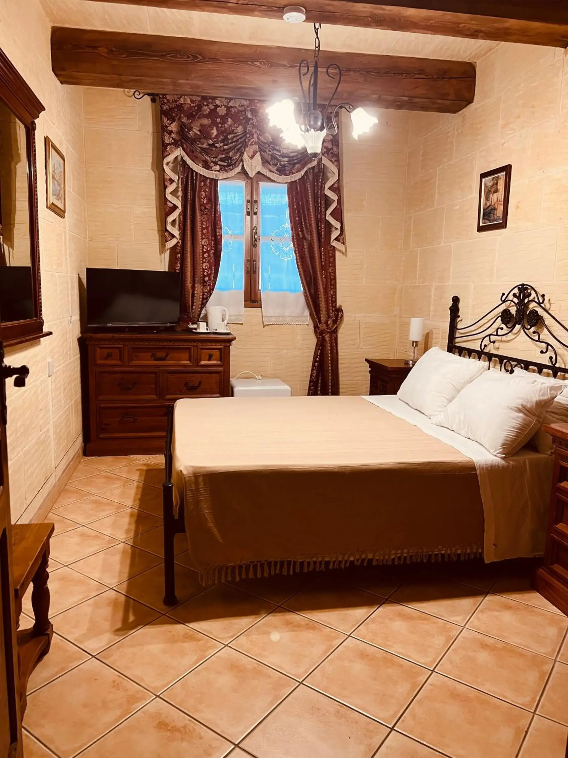 Double Room with Private External Bathroom in Narcisa Farmhouse Double Room with Private External Bathroom in Narcisa Farmhouse