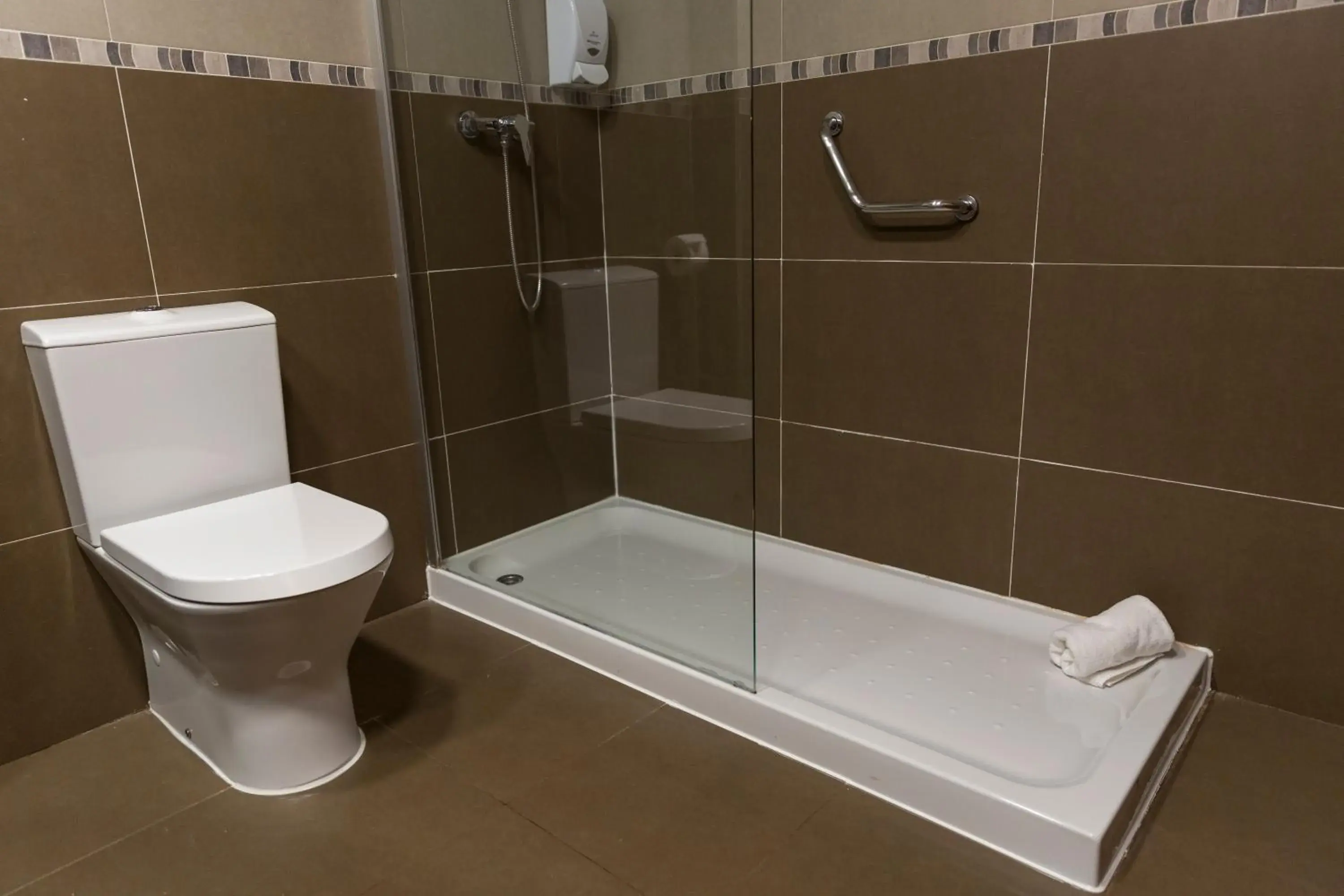 Triple Room (2 Adults + 1 Child) in Iberik Rocallaura Balneari Triple Room (2 Adults + 1 Child) in Iberik Rocallaura Balneari