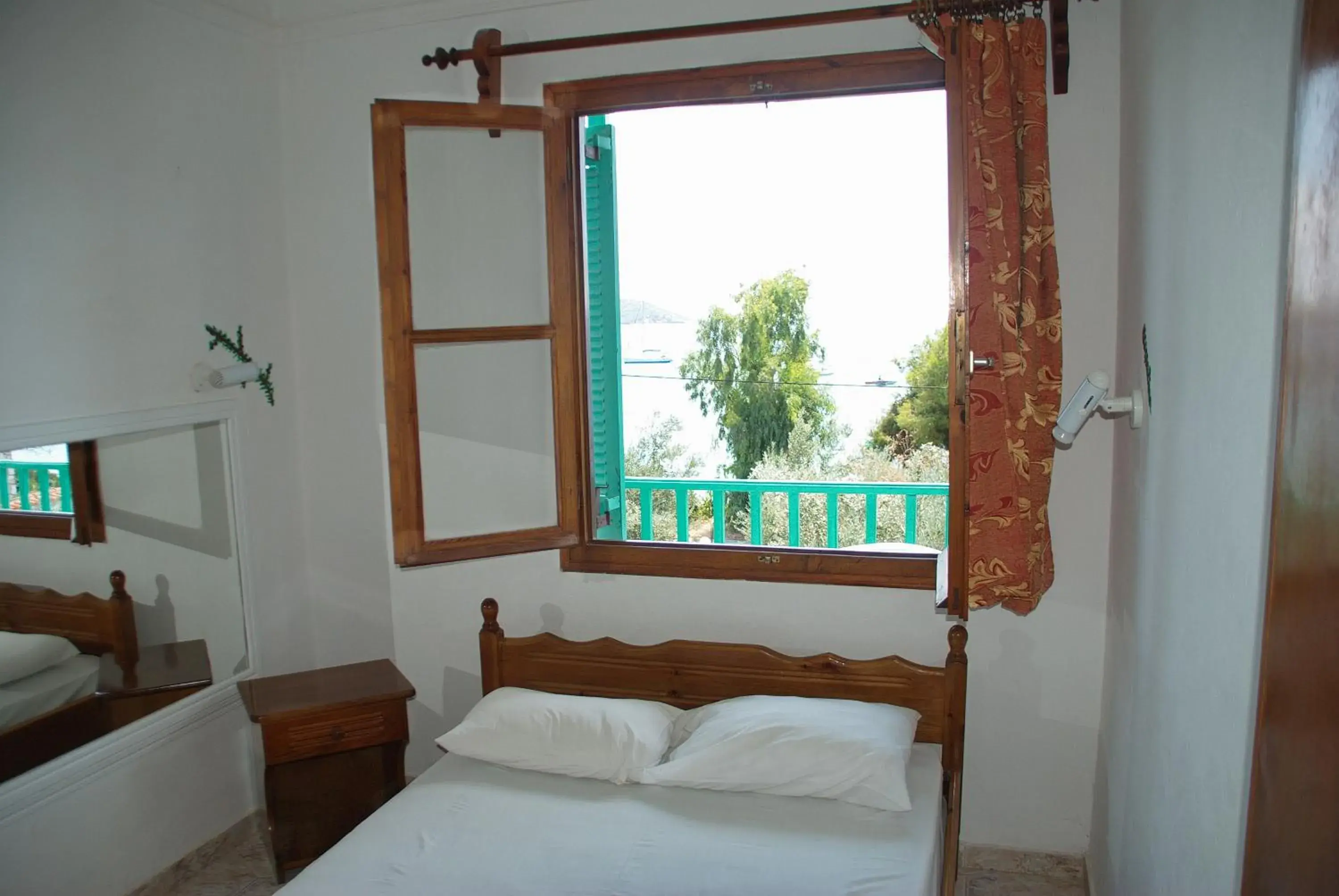 Studio (3 Adults) in Azalea Studio (3 Adults) in Azalea