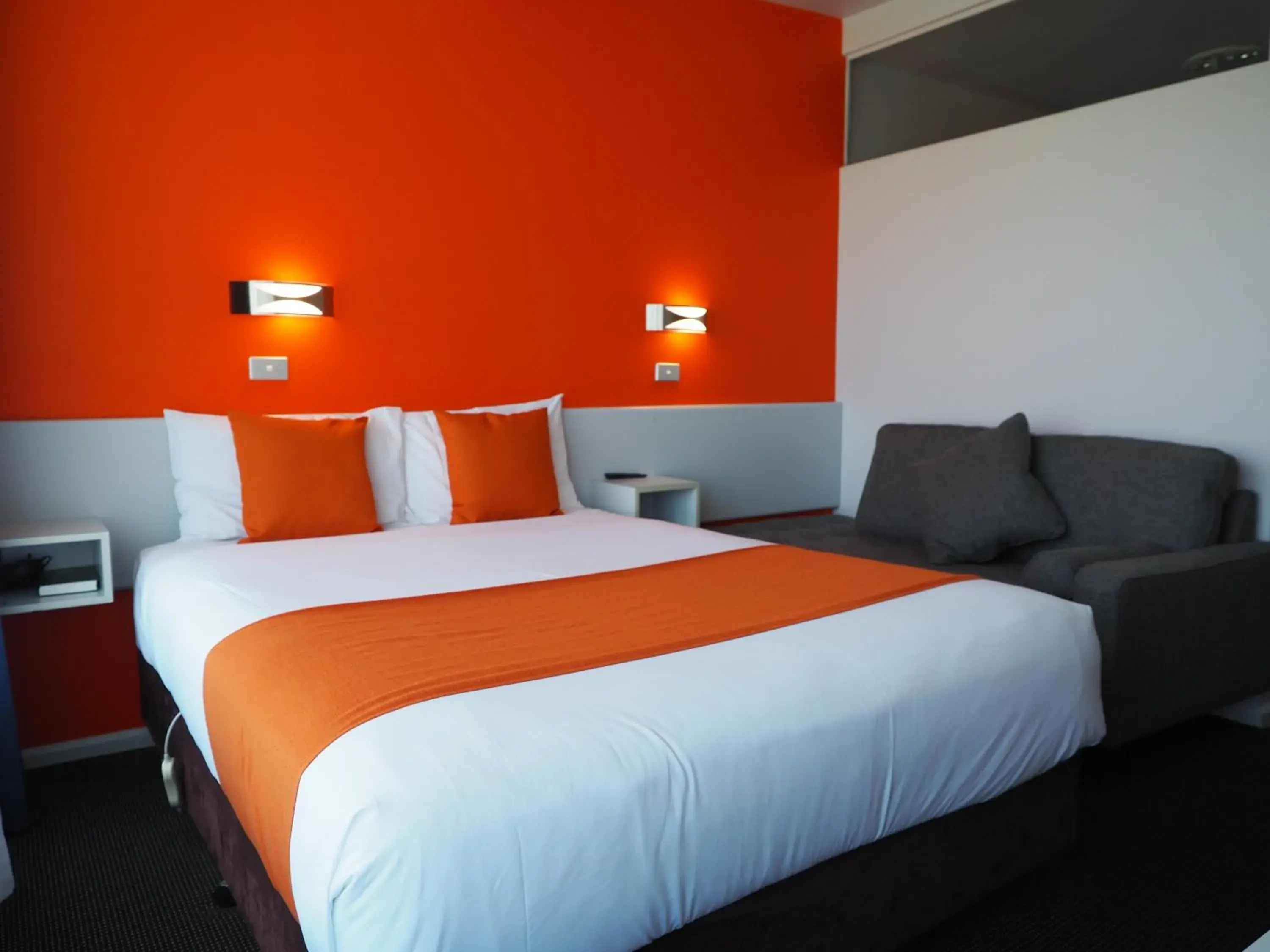 Superior Queen Room in Waterfront Lodge Motel Superior Queen Room in Waterfront Lodge Motel