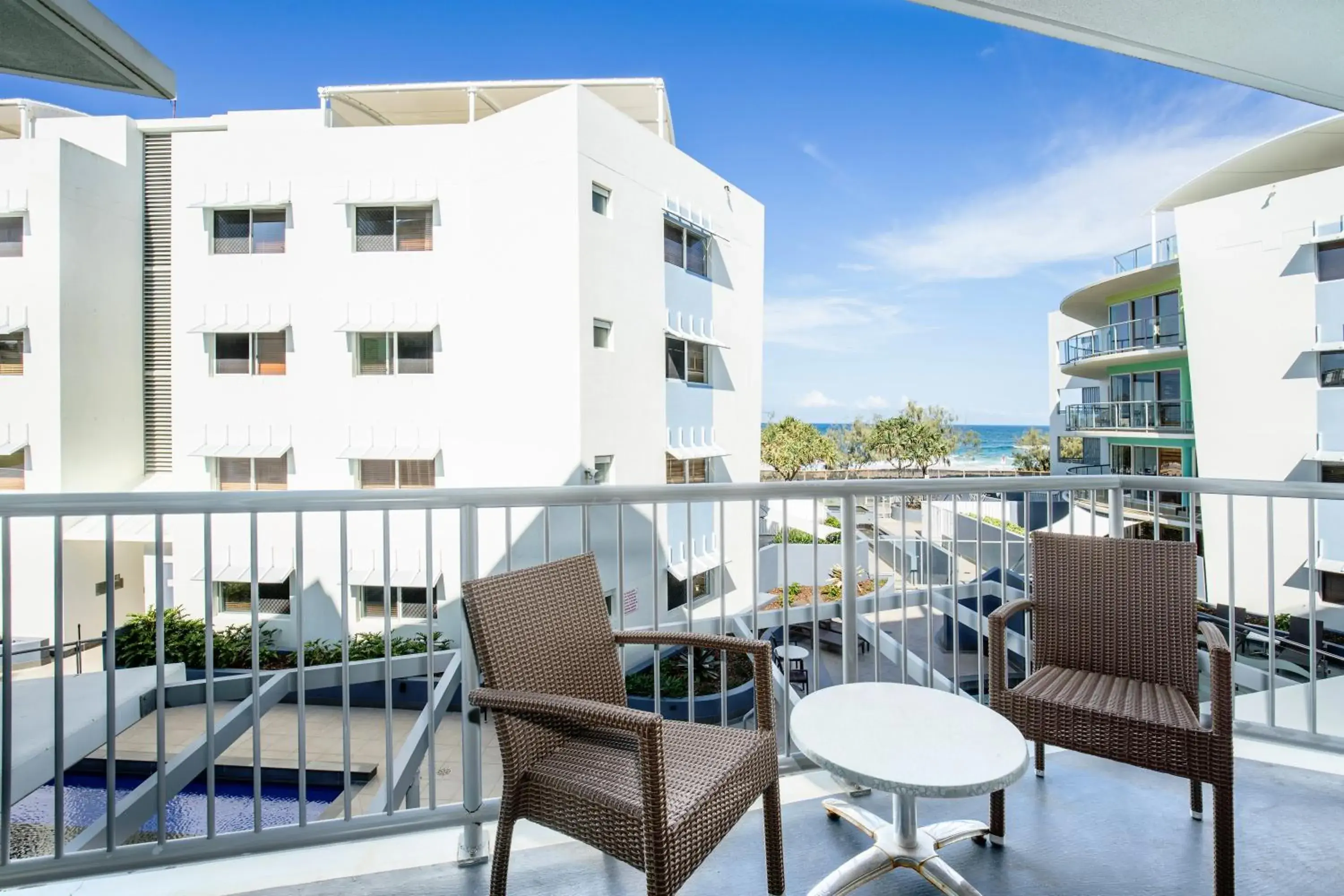Two-Bedroom Apartment with Spa Bath and Balcony in Rolling Surf Resort Two-Bedroom Apartment with Spa Bath and Balcony in Rolling Surf Resort