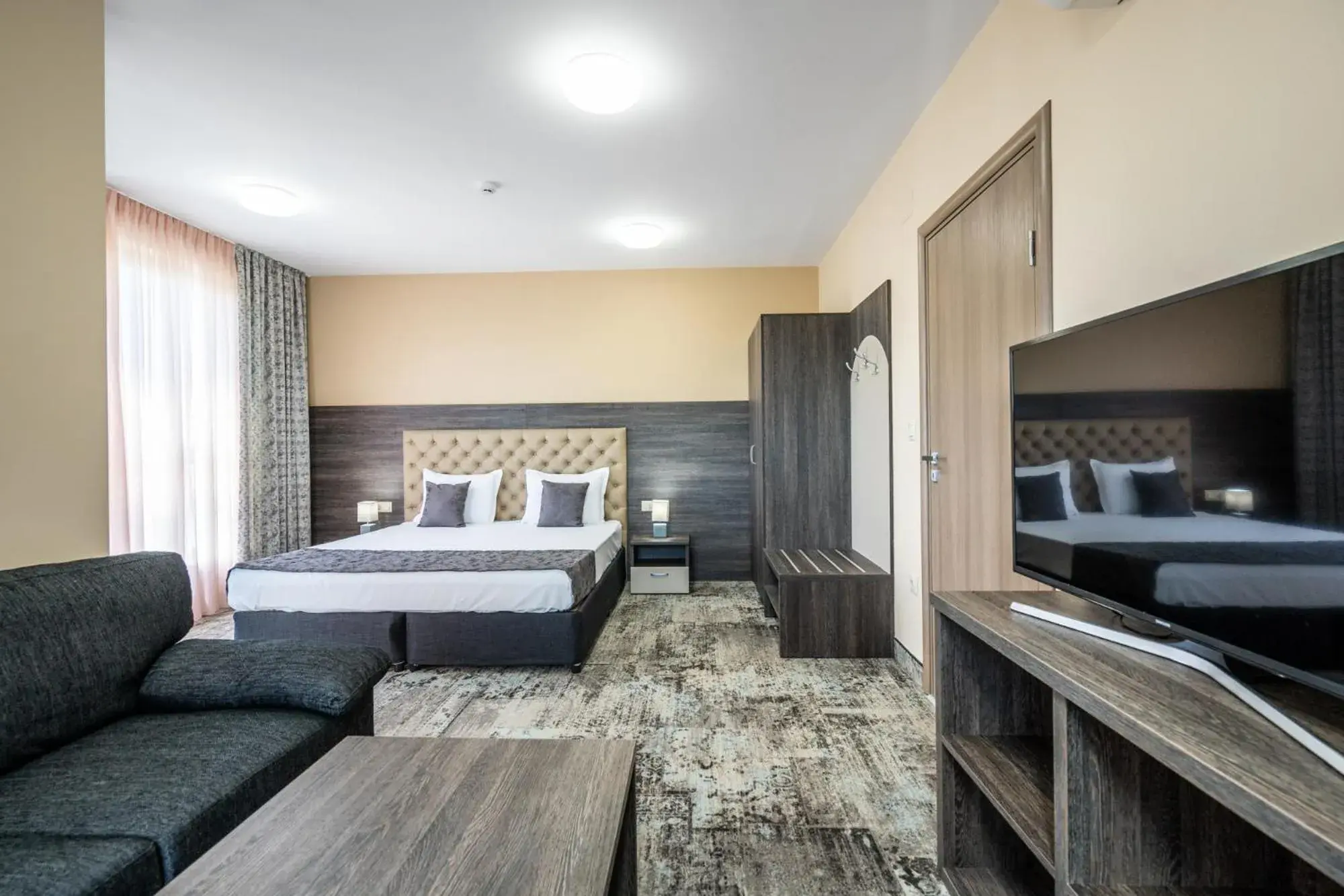 Two-Bedroom Apartment in Plaza Hotel Plovdiv - Free Parking Two-Bedroom Apartment in Plaza Hotel Plovdiv - Free Parking