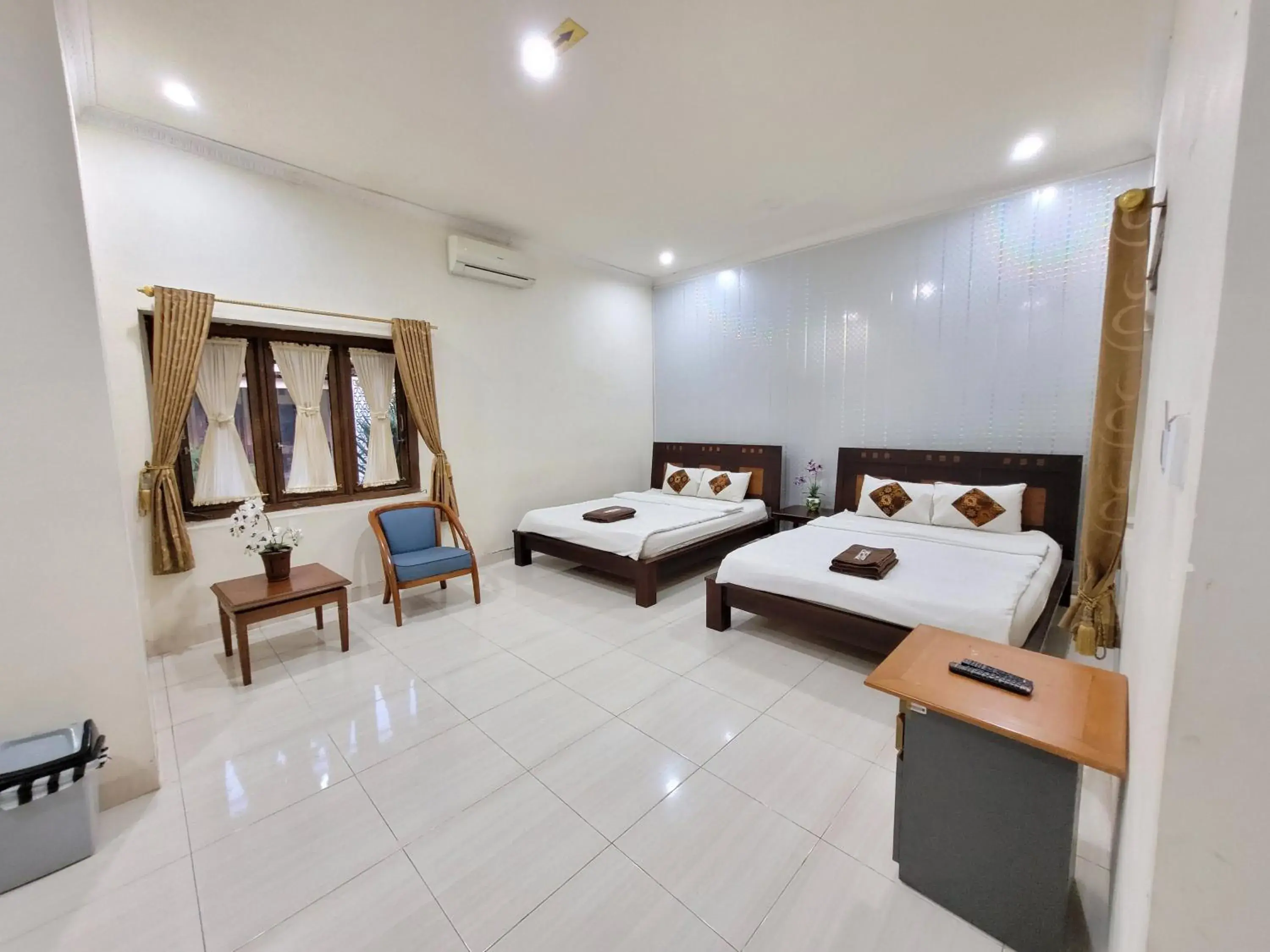 Family Suite in Ndalem Katong Guest House Ponorogo Family Suite in Ndalem Katong Guest House Ponorogo