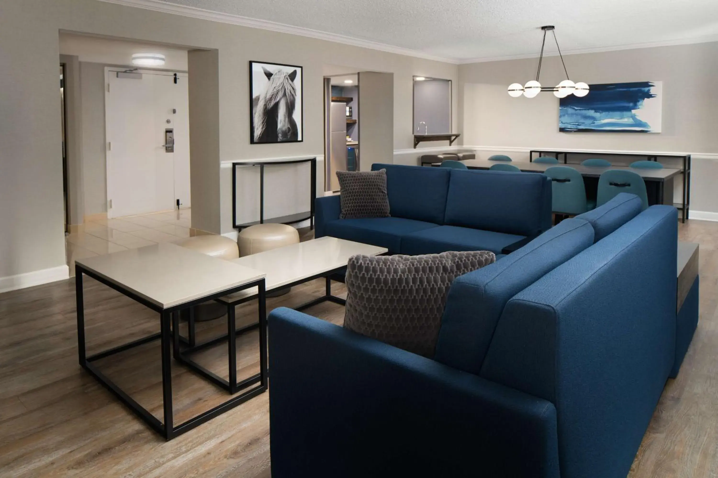 Parlor Room in DoubleTree By Hilton Baltimore North Pikesville Parlor Room in DoubleTree By Hilton Baltimore North Pikesville