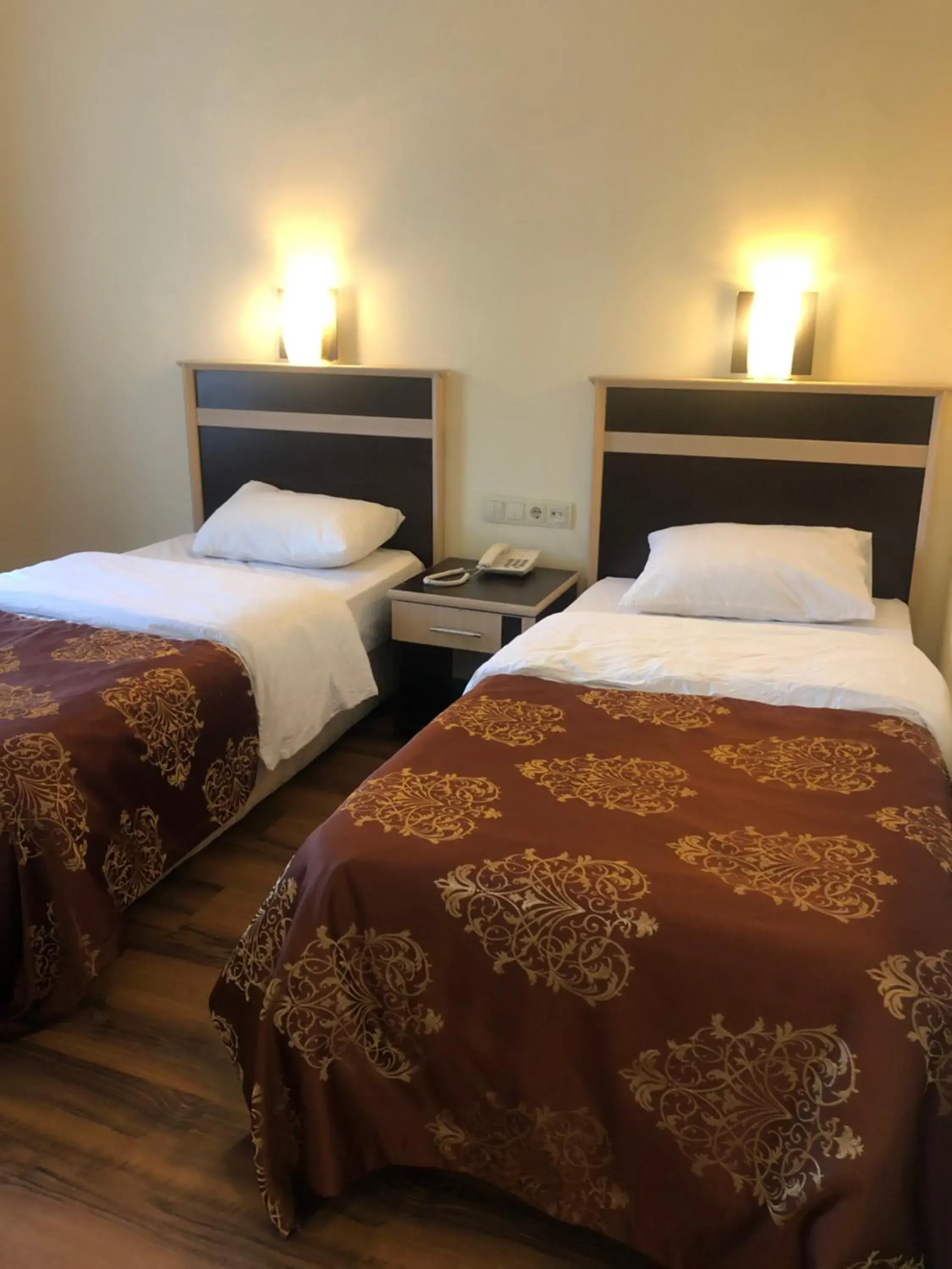 Economy Double or Twin Room - single occupancy in Hotel Euphrat Nemrut Economy Double or Twin Room - single occupancy in Hotel Euphrat Nemrut
