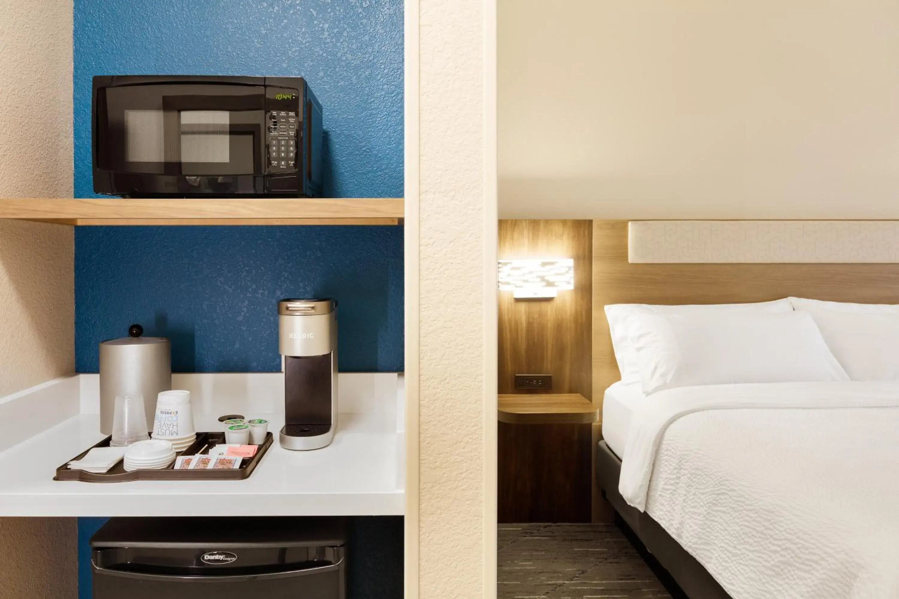 Suite with Two Queen Beds in Holiday Inn Express & Suites Oak Ridge by IHG Suite with Two Queen Beds in Holiday Inn Express & Suites Oak Ridge by IHG