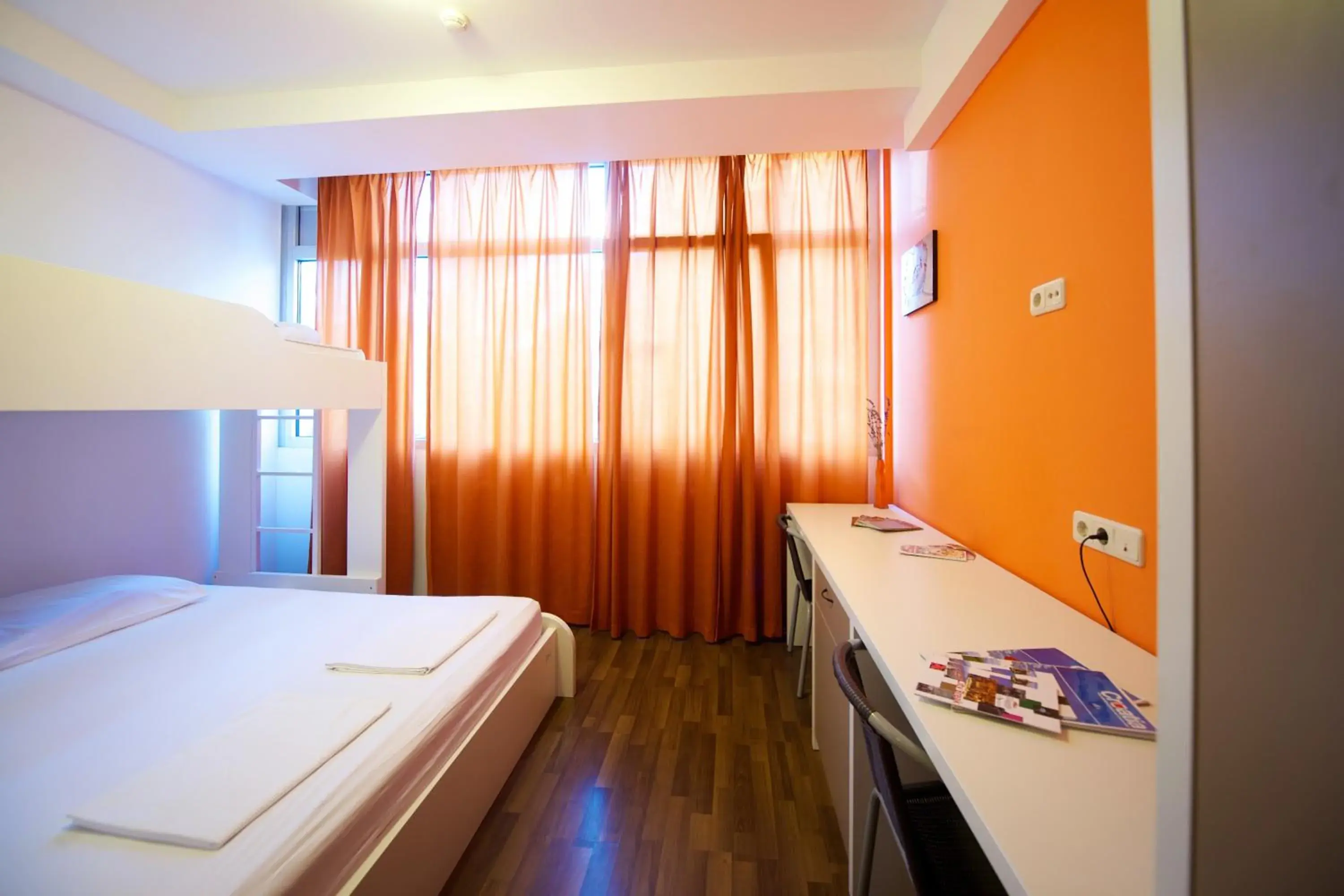 Triple Room with Private Bathroom in Funk Lounge Hostel Triple Room with Private Bathroom in Funk Lounge Hostel