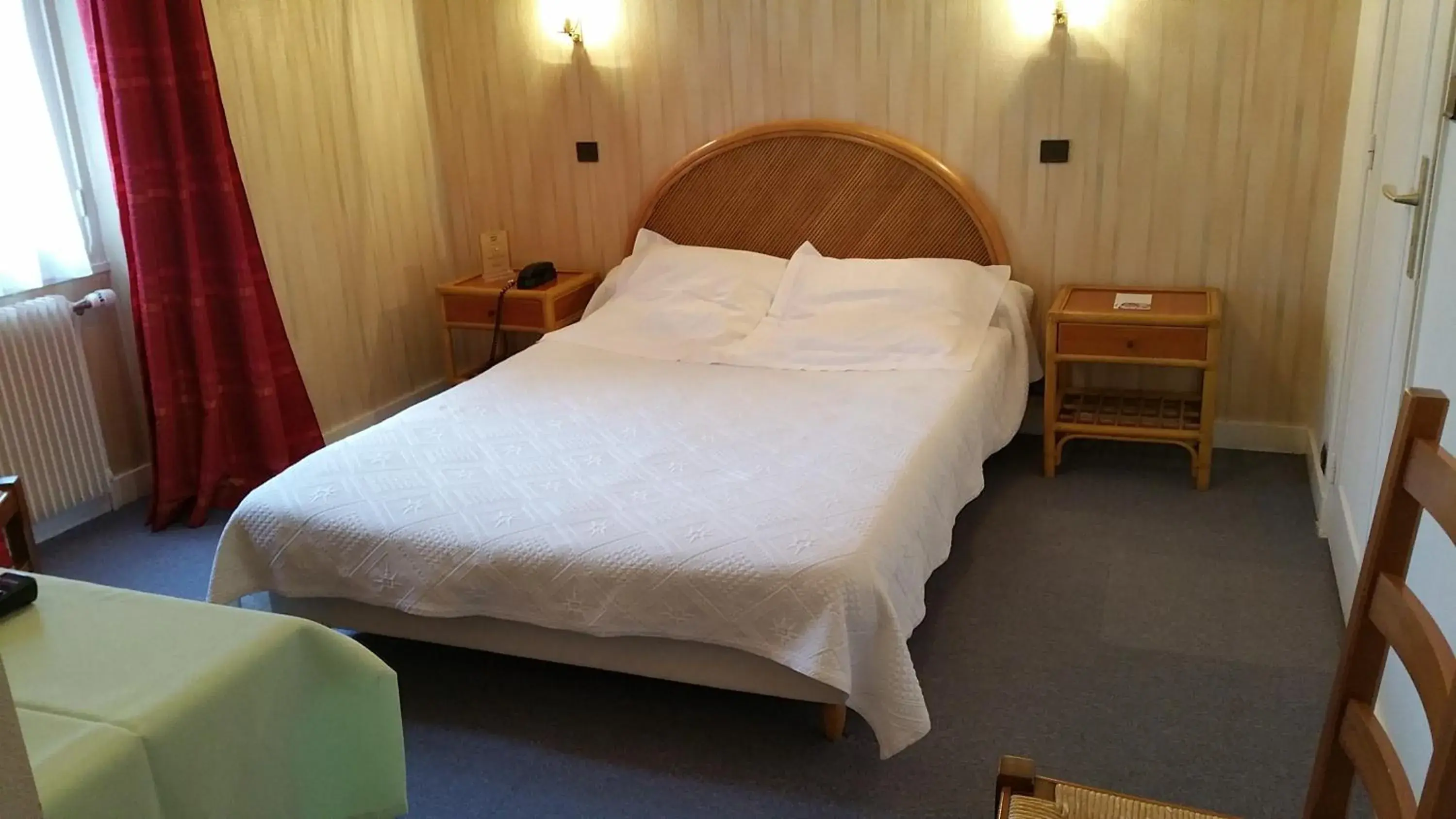 Classic Double Room in Hotel A Notre Dame Classic Double Room in Hotel A Notre Dame