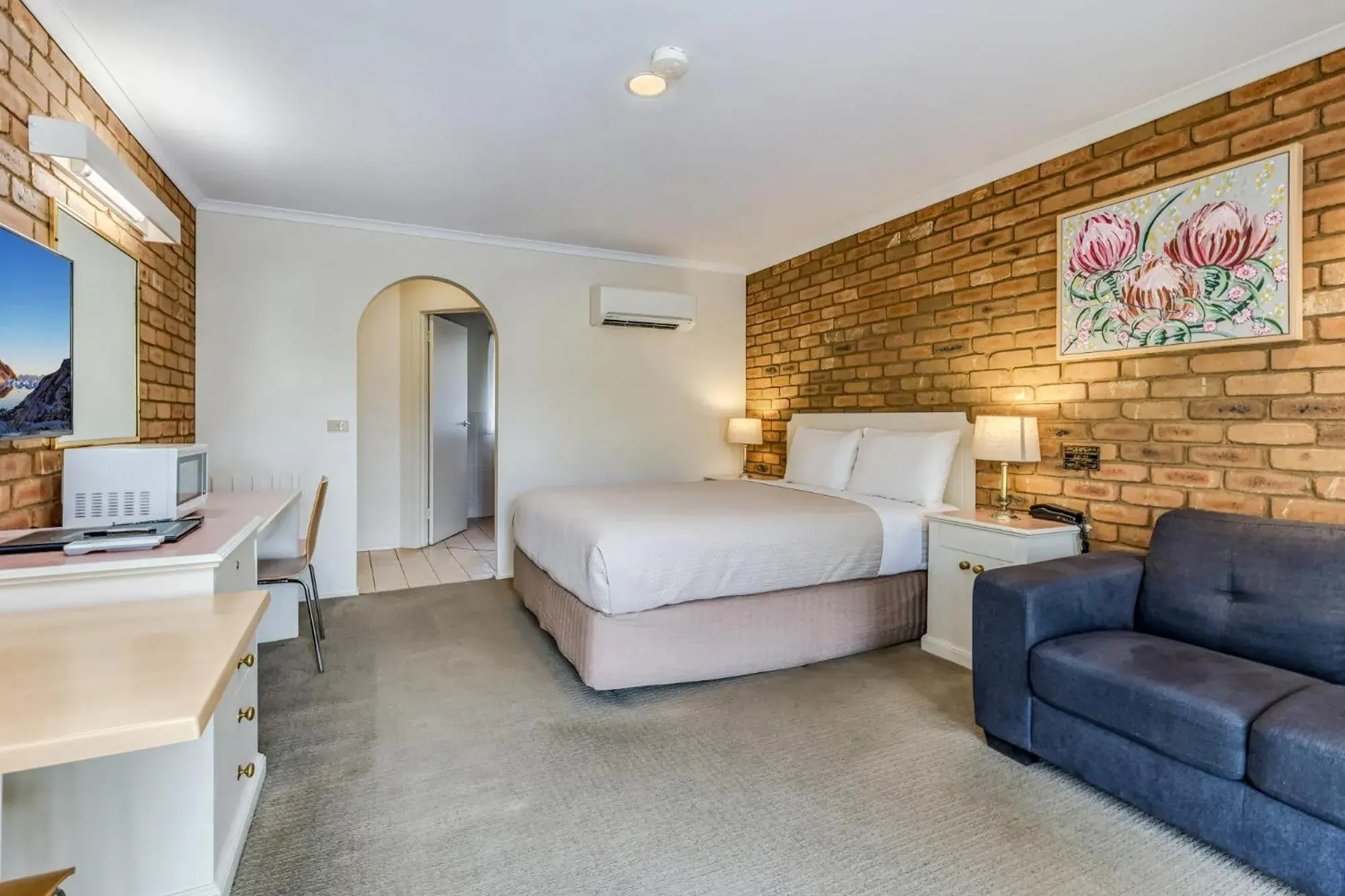 Standard Double Room - single occupancy in Golden Square Motor Inn Standard Double Room - single occupancy in Golden Square Motor Inn