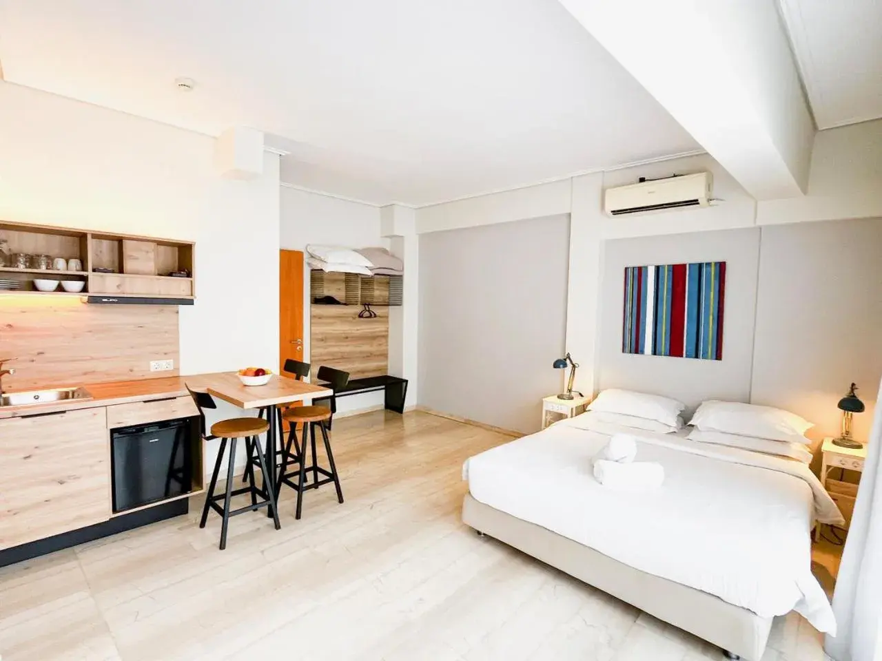 Delux Family Studio with Kitchenette and Balcony in Athens Studios Delux Family Studio with Kitchenette and Balcony in Athens Studios