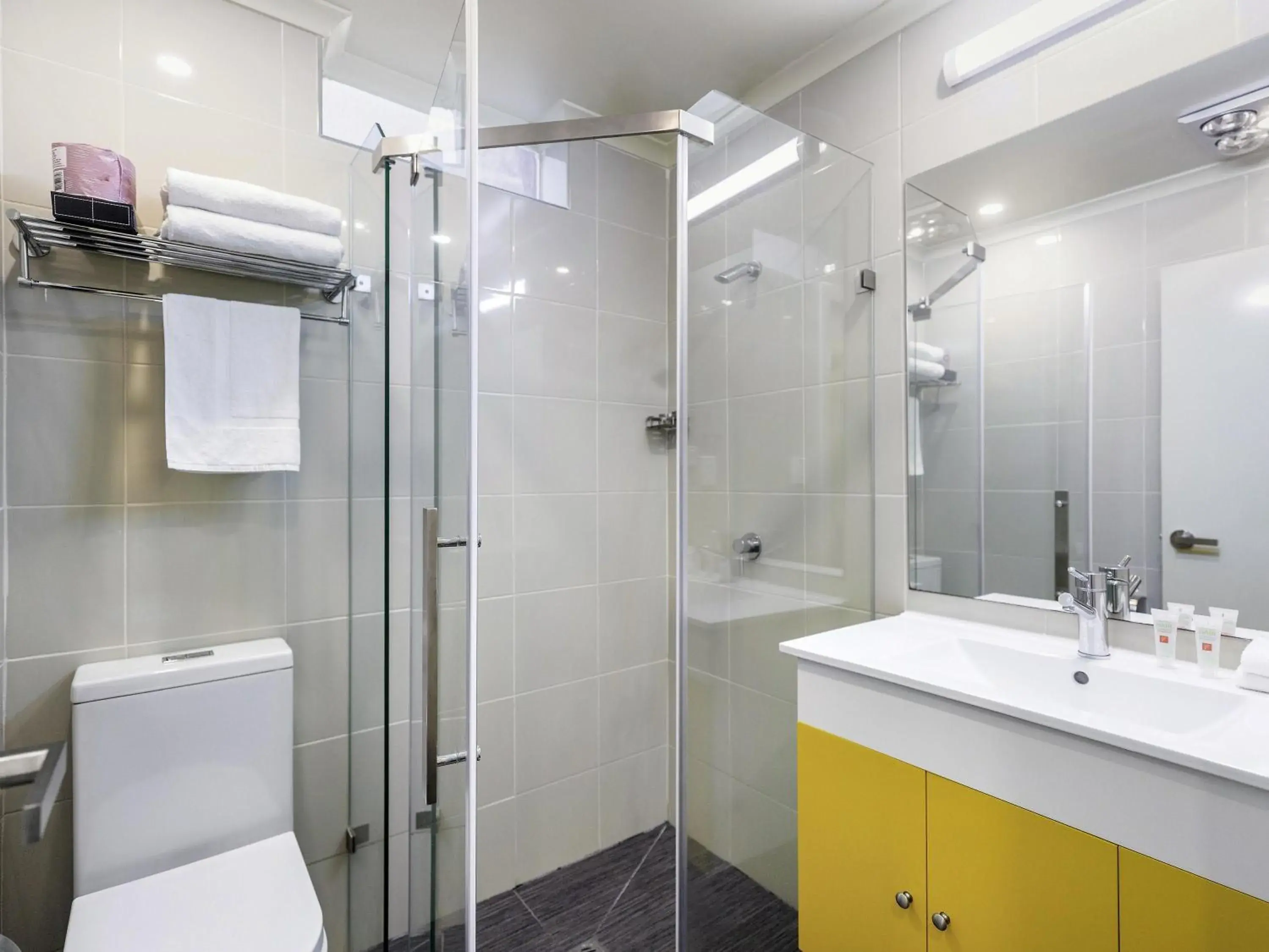 Standard Twin Room in ibis Styles Kingsgate Hotel Standard Twin Room in ibis Styles Kingsgate Hotel