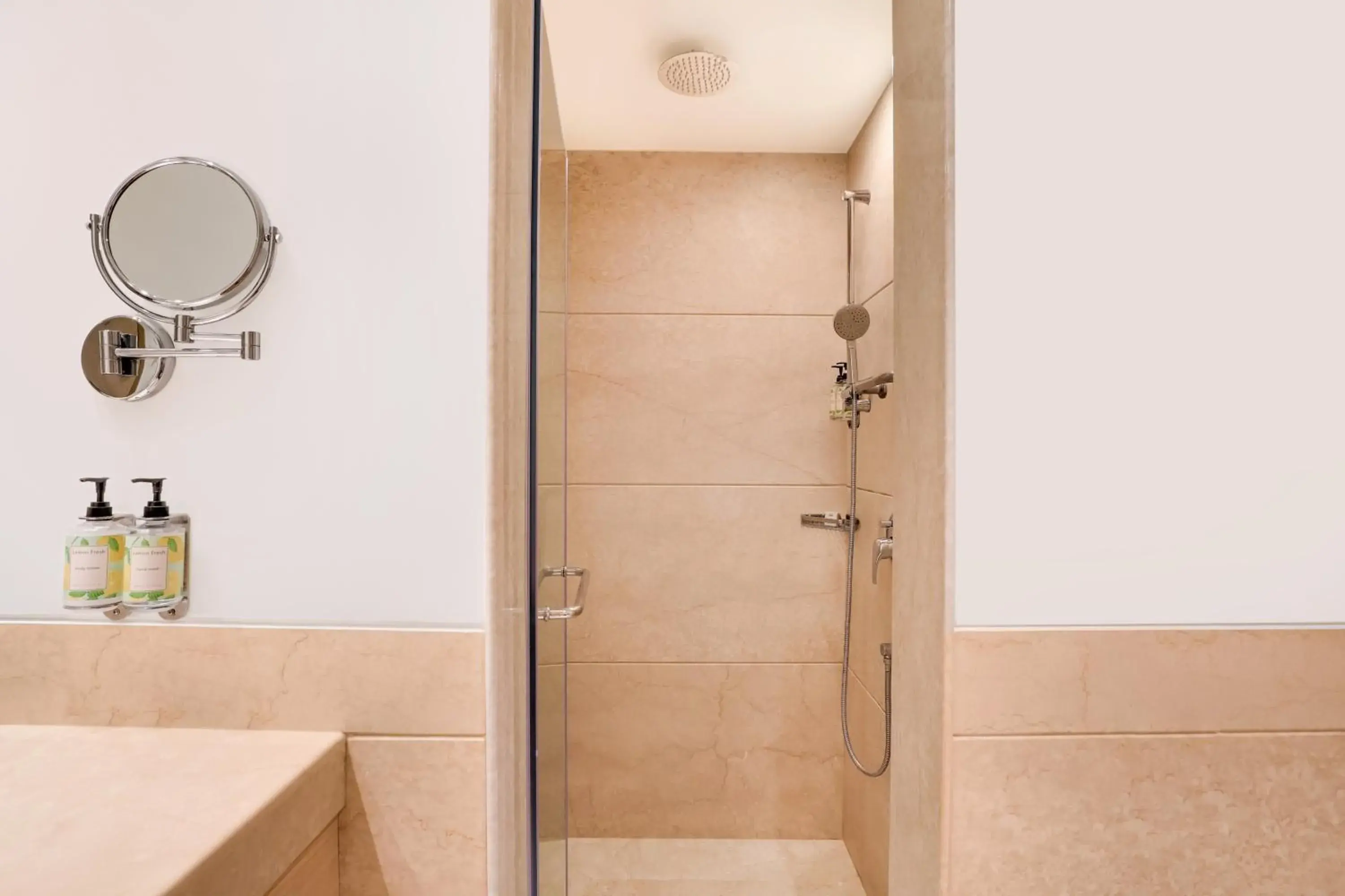 Double Room in Lemon Tree Premier, Delhi Airport Double Room in Lemon Tree Premier, Delhi Airport