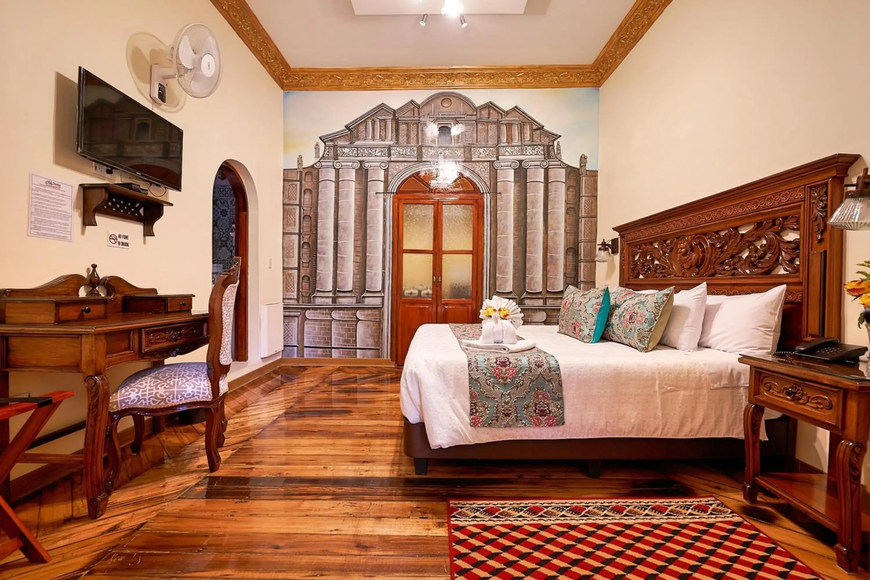 Double Room in Hotel La Basílica Quito Double Room in Hotel La Basílica Quito