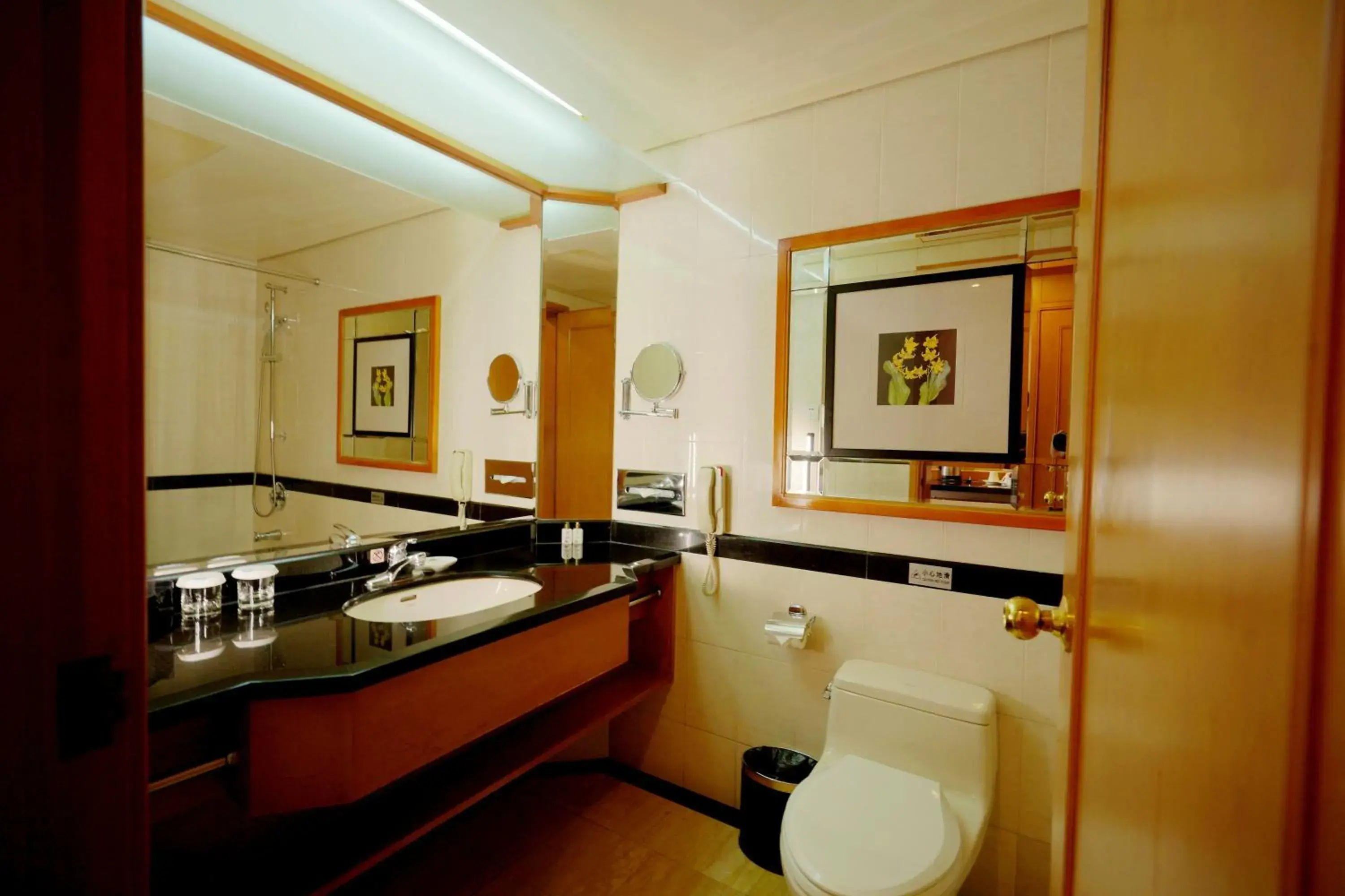 Business Double Room in Baiyun Hotel Guangzhou Business Double Room in Baiyun Hotel Guangzhou