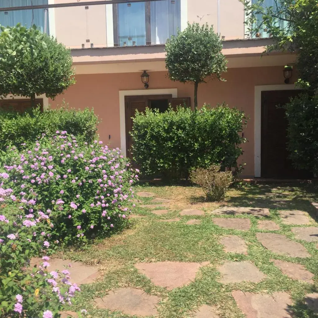 Standard Double Room with Garden View in Hotel Martino Standard Double Room with Garden View in Hotel Martino