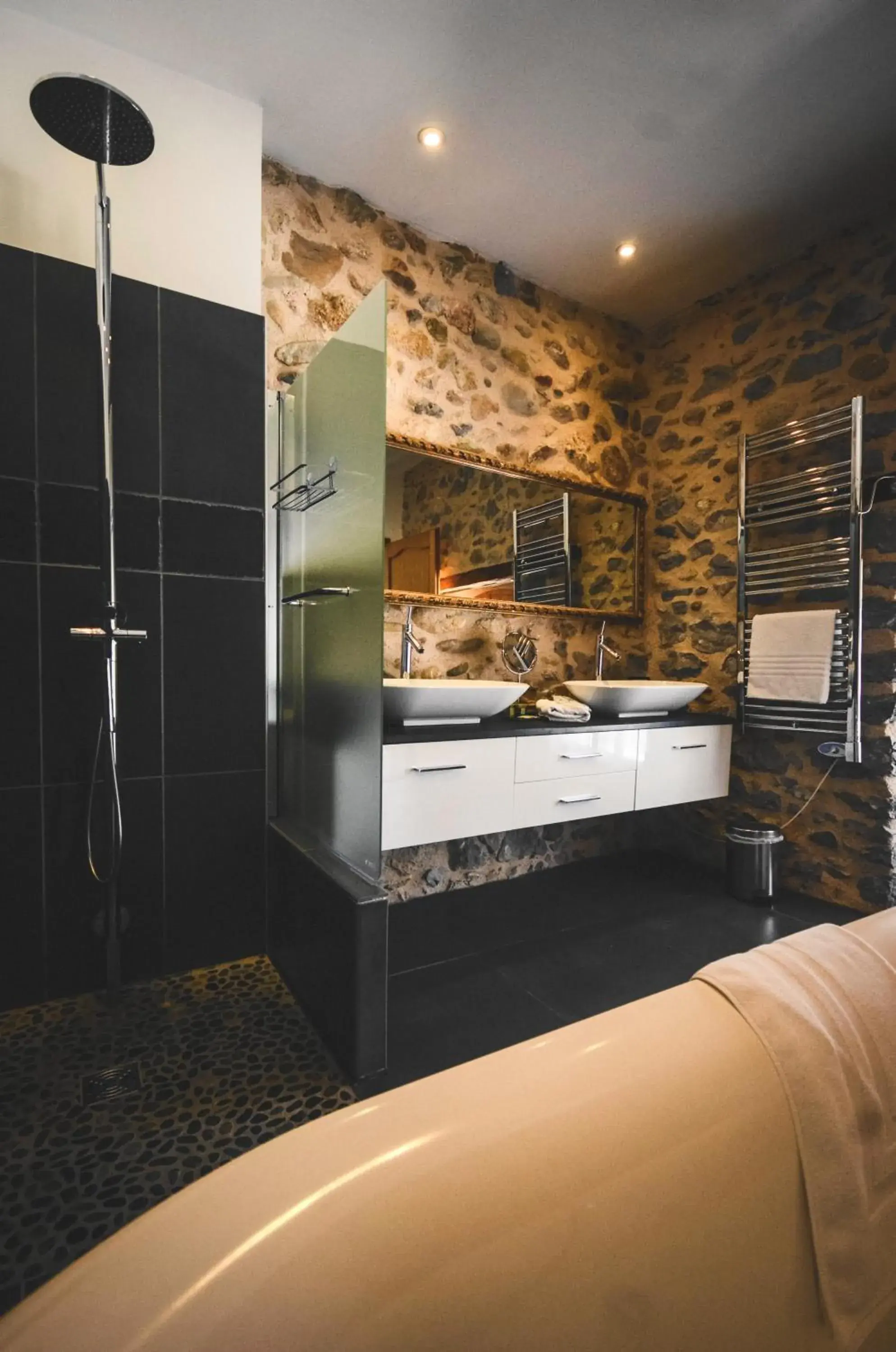 Prestige Suite - Double/Twin in Hotel Logis - Chateau de Beauregard Prestige Suite - Double/Twin in Hotel Logis - Chateau de Beauregard