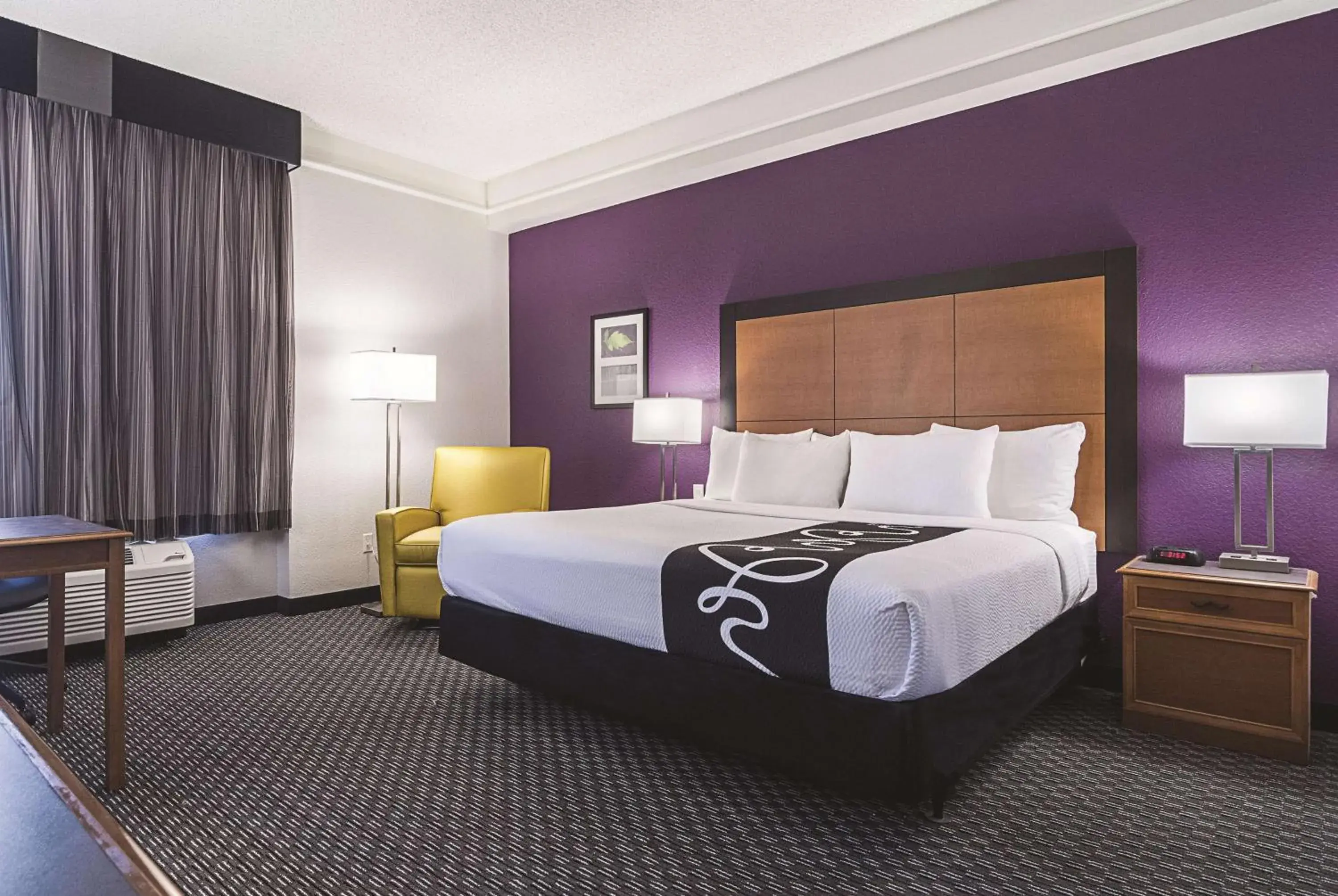 Deluxe King Room - Mobility Access/Non-Smoking in La Quinta by Wyndham Phoenix Mesa West Deluxe King Room - Mobility Access/Non-Smoking in La Quinta by Wyndham Phoenix Mesa West