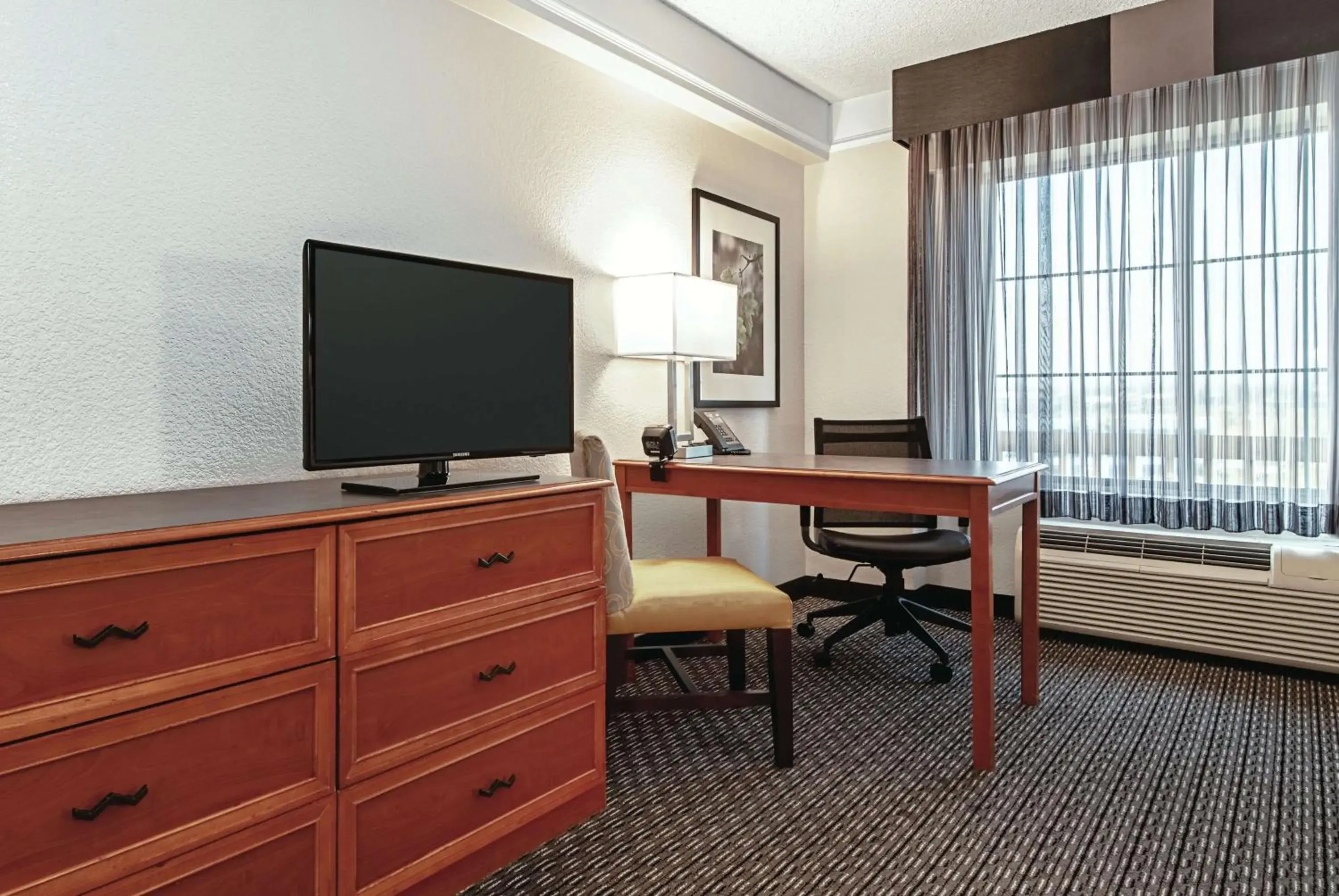 Deluxe Double Room with Two Double Beds in La Quinta Inn & Suites by Wyndham Ontario Airport Deluxe Double Room with Two Double Beds in La Quinta Inn & Suites by Wyndham Ontario Airport
