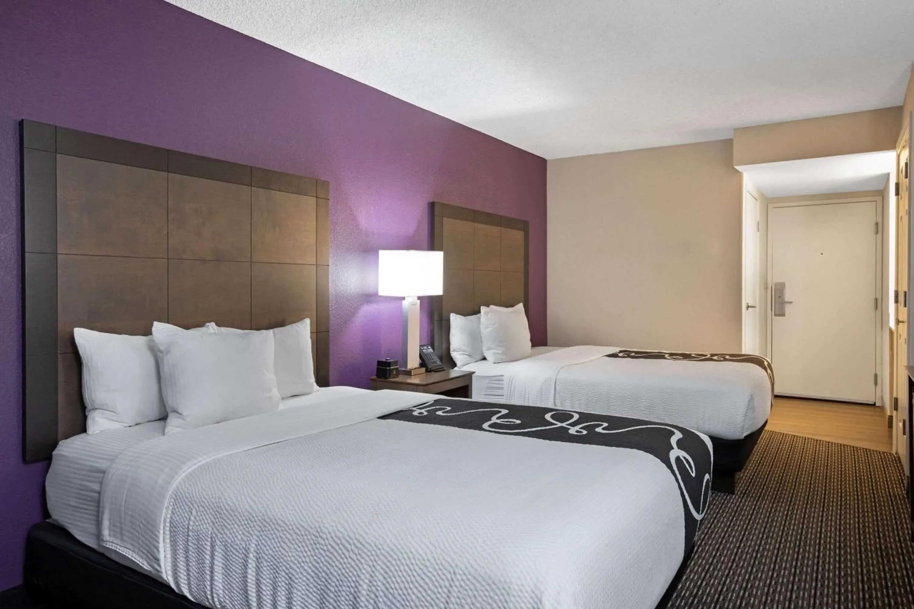 Deluxe Room with Two Queen Beds in La Quinta by Wyndham Rancho Cordova Sacramento Deluxe Room with Two Queen Beds in La Quinta by Wyndham Rancho Cordova Sacramento