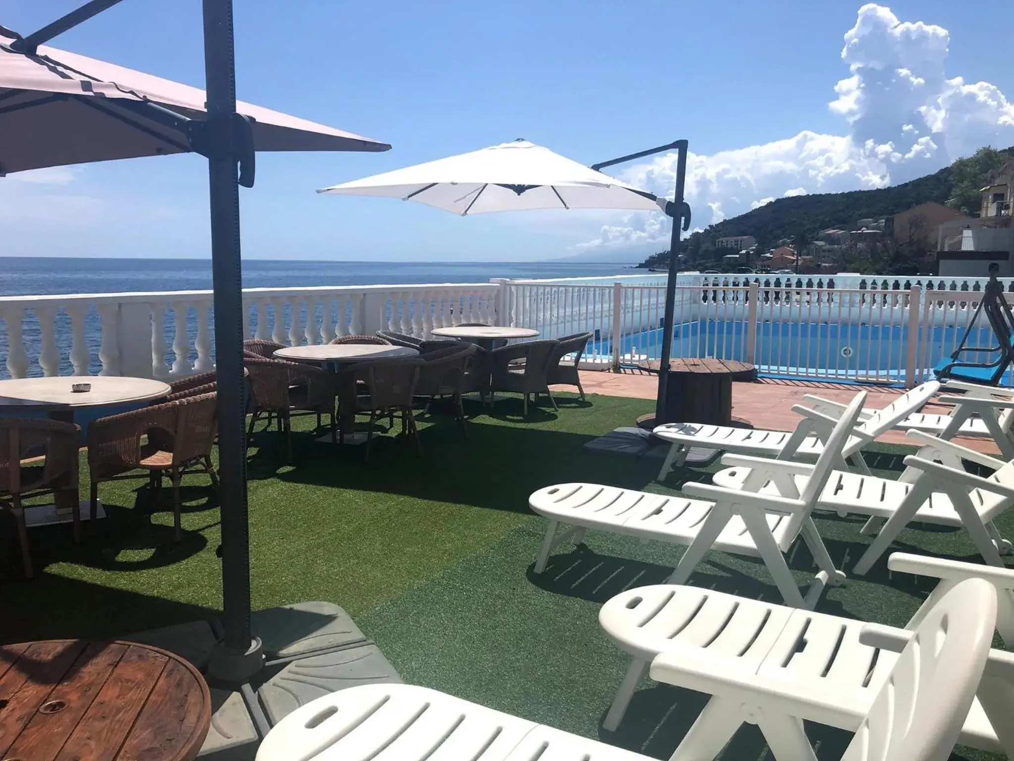 Twin Room with Sea View in Hotel Ariana Twin Room with Sea View in Hotel Ariana