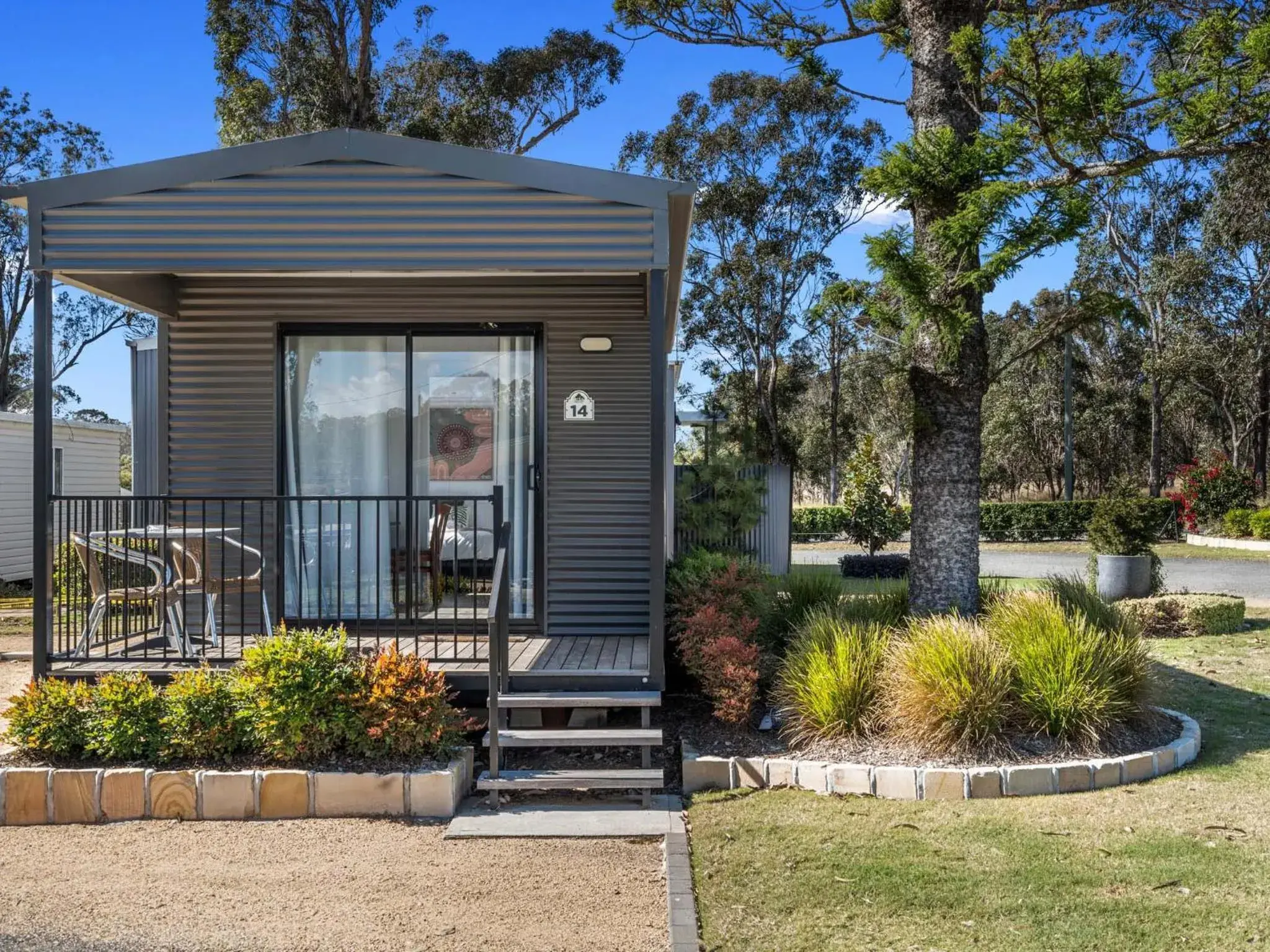 Deluxe One-Bedroom Cabin in Crows Nest Tourist Park Deluxe One-Bedroom Cabin in Crows Nest Tourist Park