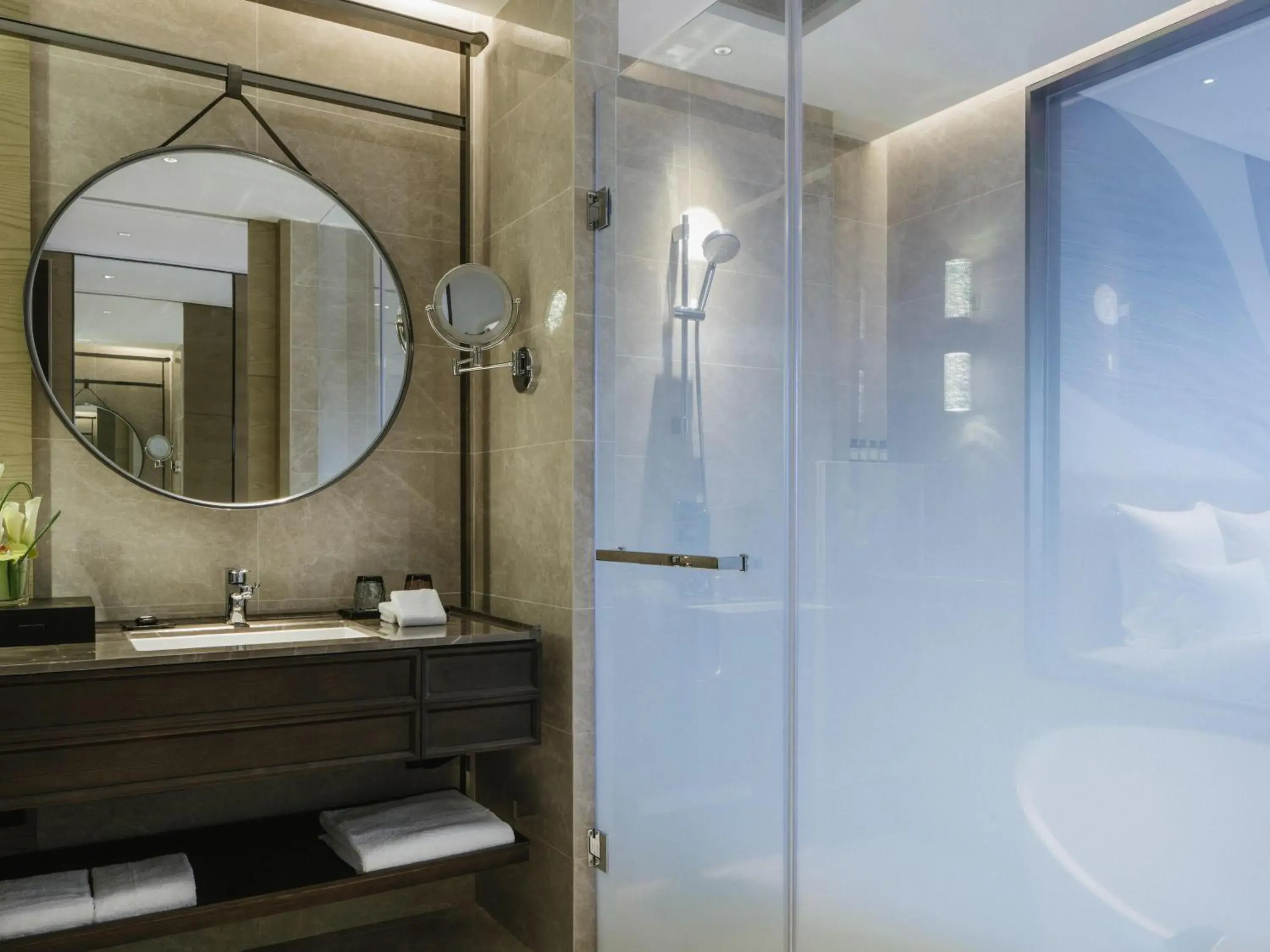 Deluxe King Room with City View - High Floor in Pullman Shanghai Qingpu Excellence Deluxe King Room with City View - High Floor in Pullman Shanghai Qingpu Excellence